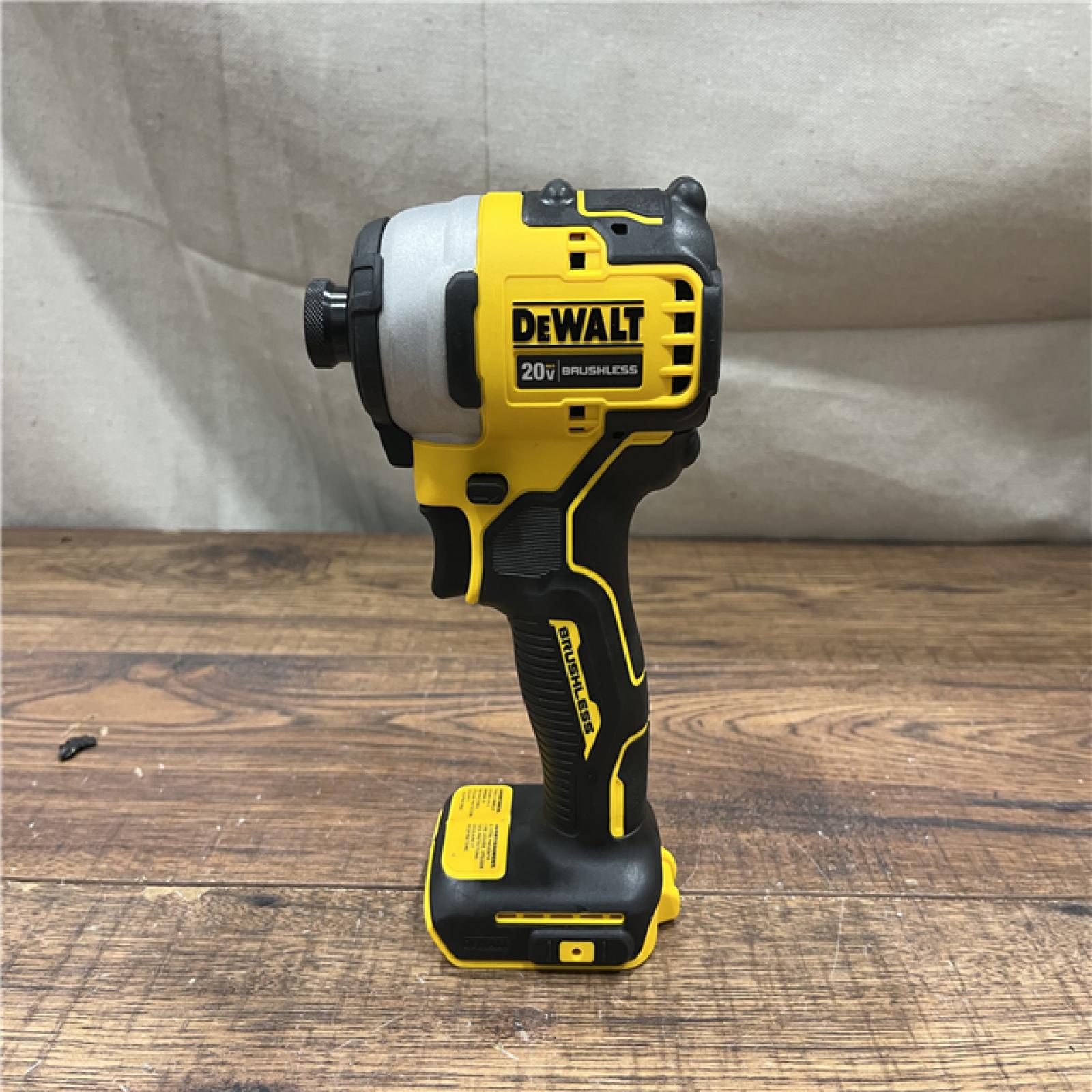 AS-IS DEWALT ATOMIC 20V MAX* Brushless Cordless Compact 1/4 in. Impact Driver Kit
