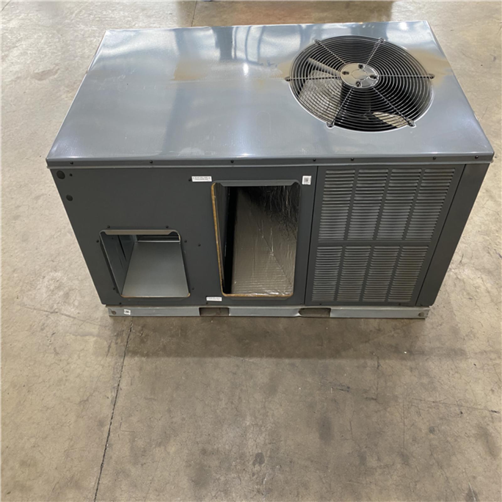 Houston Location AS IS - Goodman 3 Ton 15.2 SEER2 2 Heat Pump Package Unit