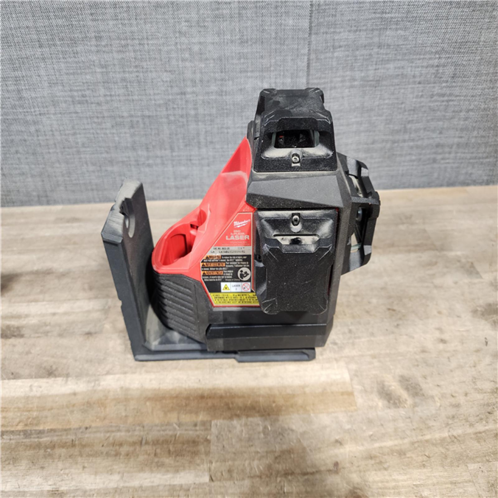 HOUSTON LOCATION - AS-IS Milwaukee-3632-21 M12 Green Beam Laser 360° 3-Plane Kit