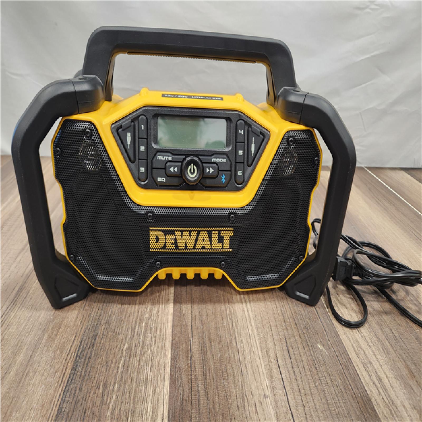 LIKE NEW! - 20V MAX Compact Cordless Bluetooth Radio (Tool Only)
