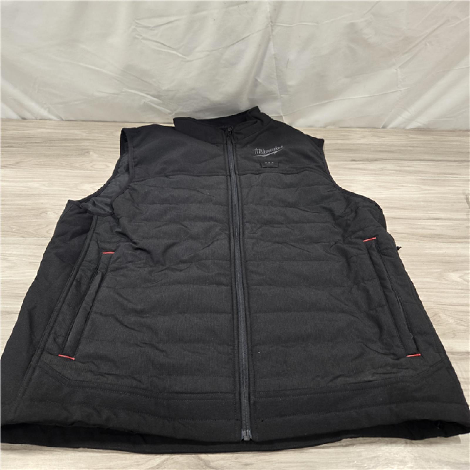 AS-IS Milwaukee M12 Large Heated Axis Vest Kit