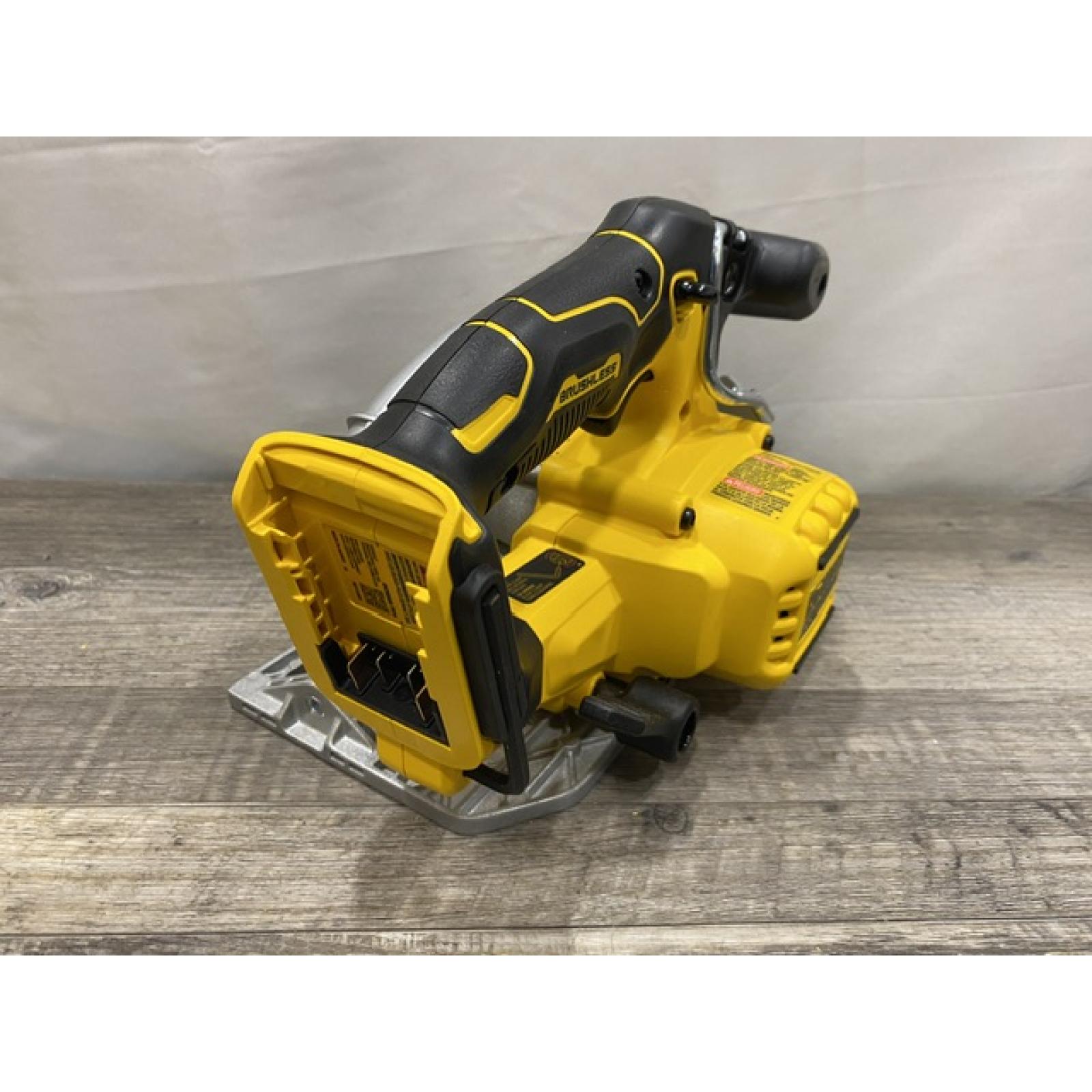 AS-IS DEWALT 20V MAX Cordless Brushless 6-1/2 in. Sidewinder Style Circular Saw (Tool Only)