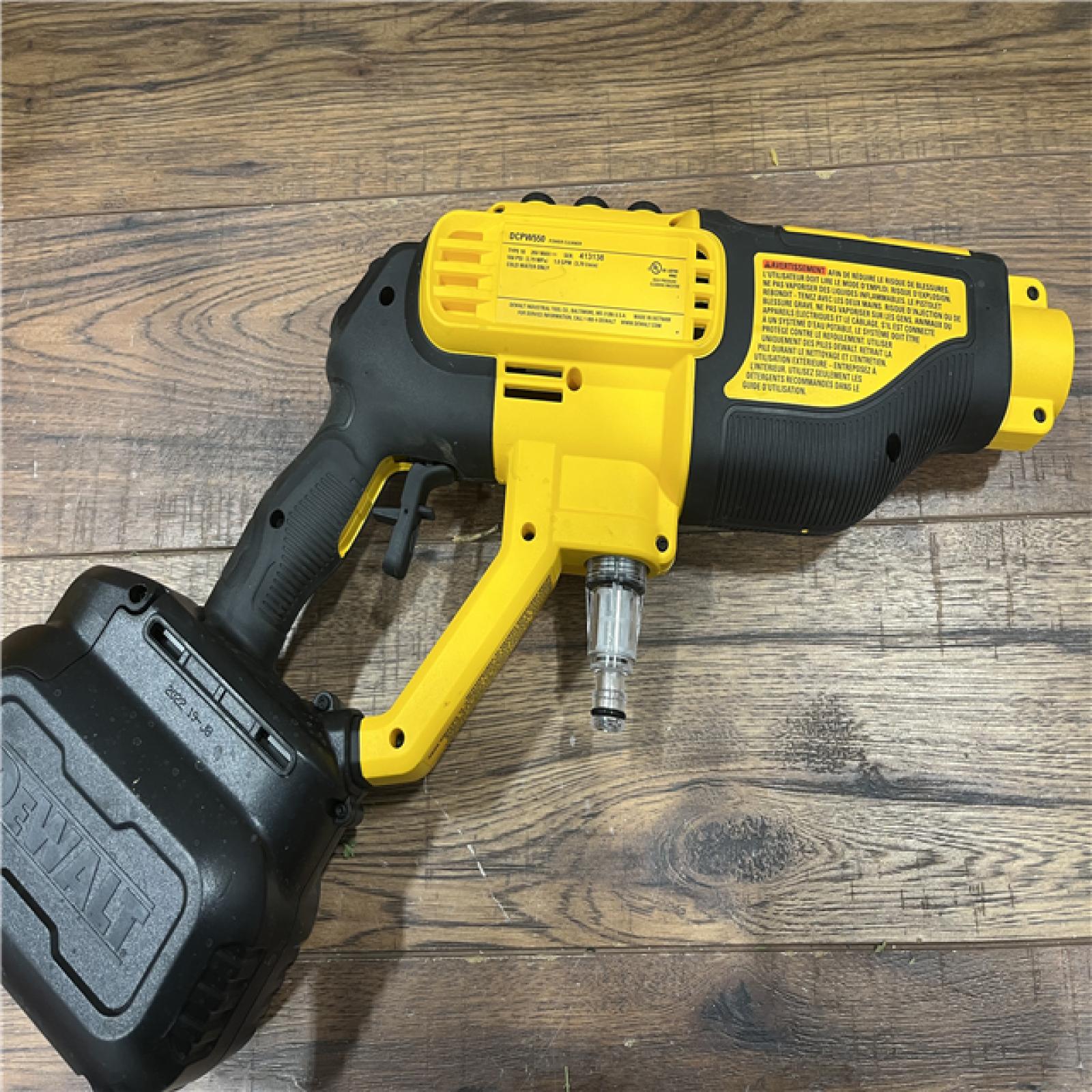 AS-IS Dewalt 20V 550 PSI  1 GPM Cordless Power Cleaner W/ 4 Nozzles Tool-Only DCPW550B