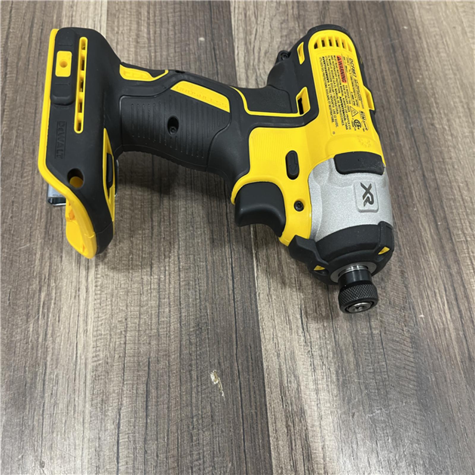 GOOD DEWALT 20V Atomic 3/8 Impact Wrench