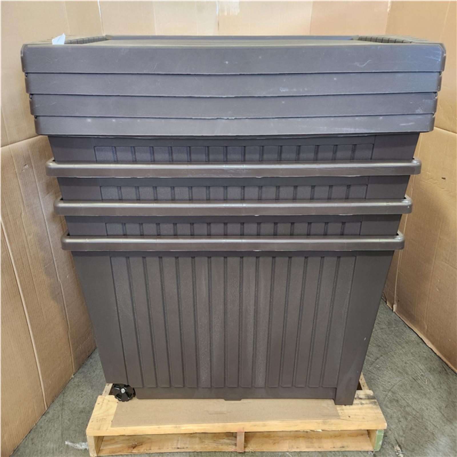 Phoenix LIKE NEW Pallet StyleWell 90 Gal. Resin Deck Box with Wheels in Brown RV: $639