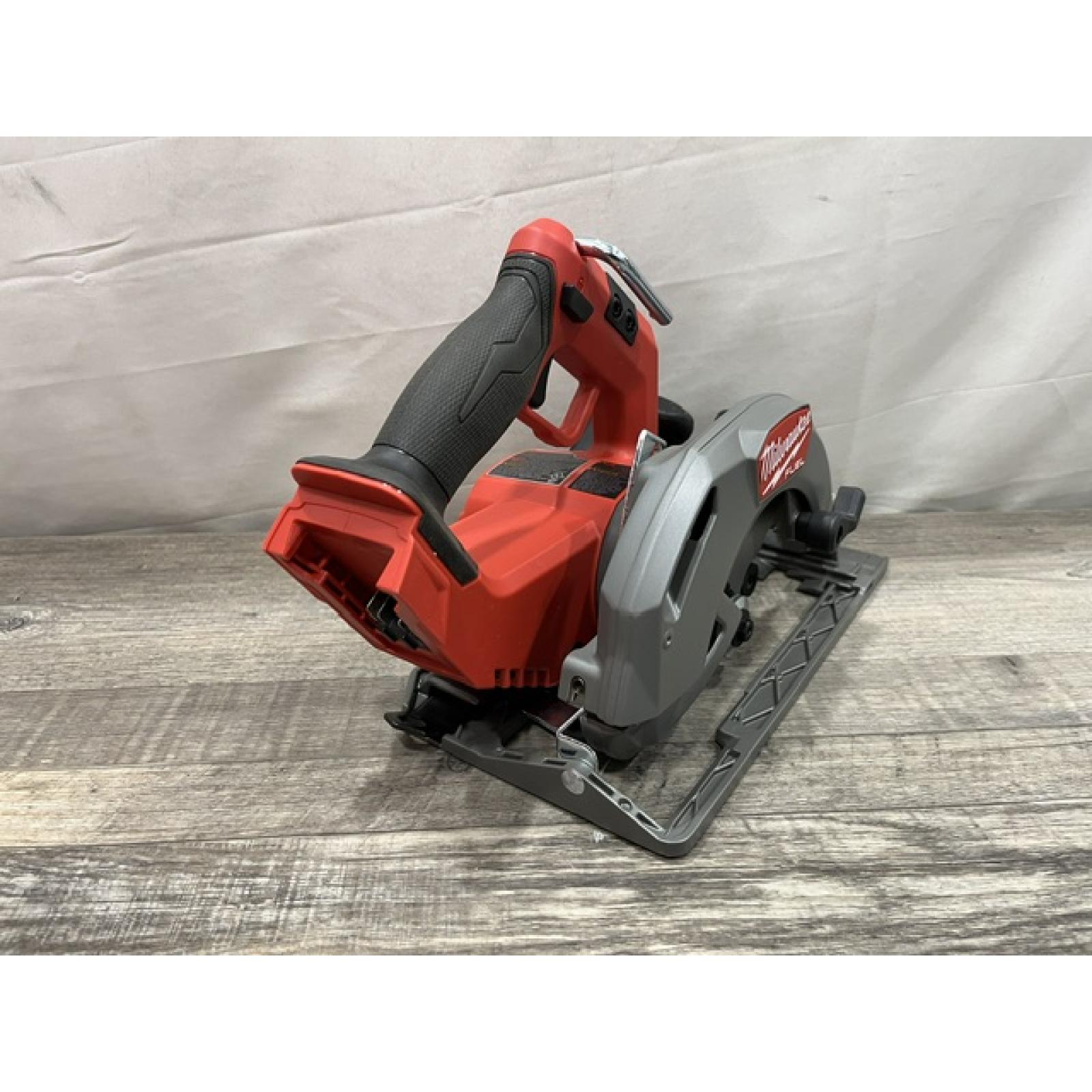 AS-IS Milwaukee FUEL 18V Lithium-Ion Brushless Cordless 7-1/4 in. Circular Saw (Tool-Only)