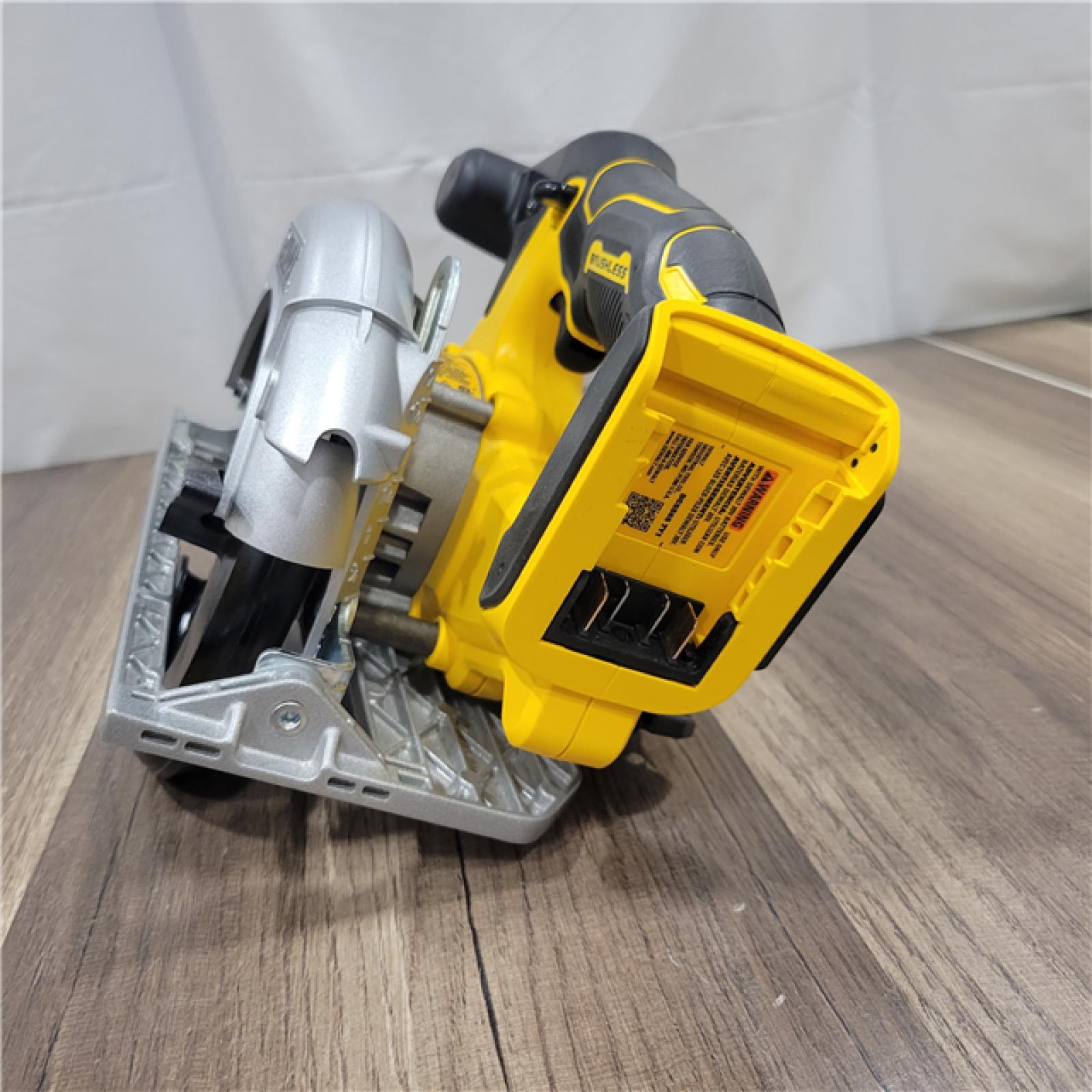 AS-IS DeWALT DCS565B 20V Max Brushless 6.5   Cordless Circular Saw