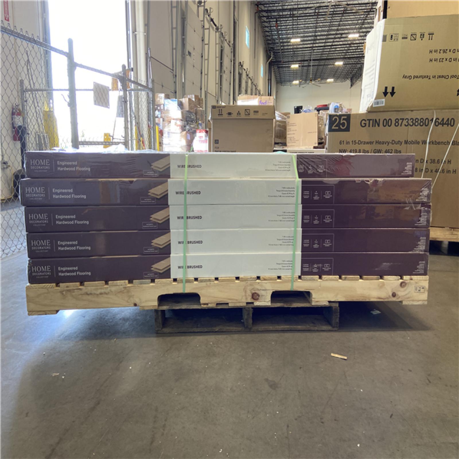 DALLAS LOCATION - Home Decorators Collection Regal Ridge White Oak 3/8 in. T X 7.5 in. W Tongue and Groove Engineered Hardwood Flooring (42.948 sq.ft./case) - 24 UNITS