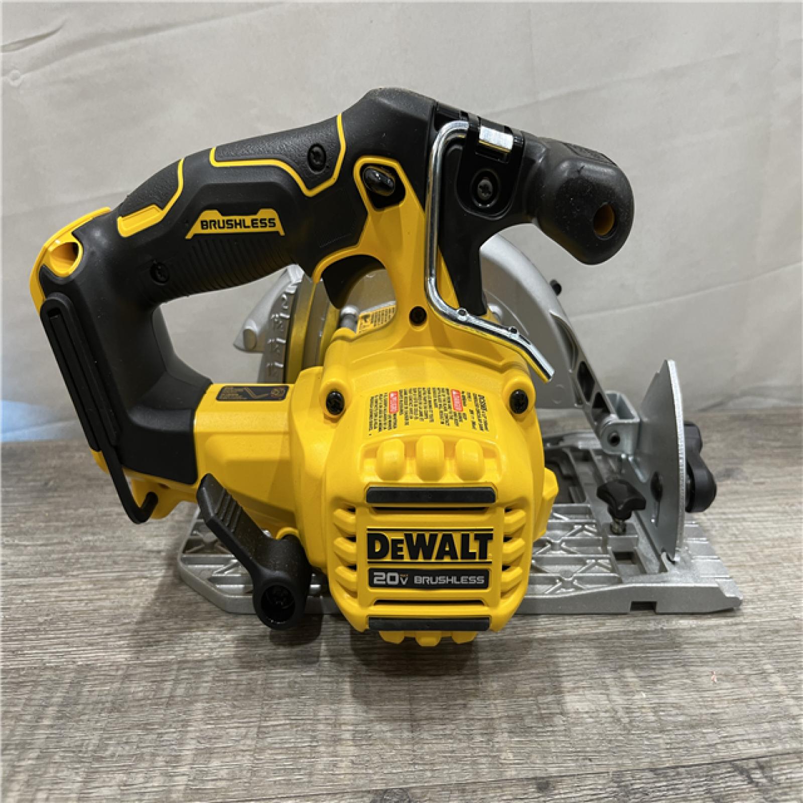 AS-IS DEWALT 20V MAX Cordless Brushless 6-1/2 in. Sidewinder Style Circular Saw (Tool Only)