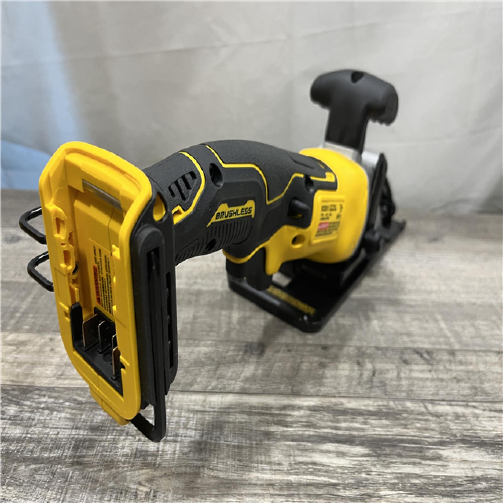 AS-IS DEWALT ATOMIC 20V MAX Cordless Brushless 4-1/2 in. Circular Saw (Tool Only)