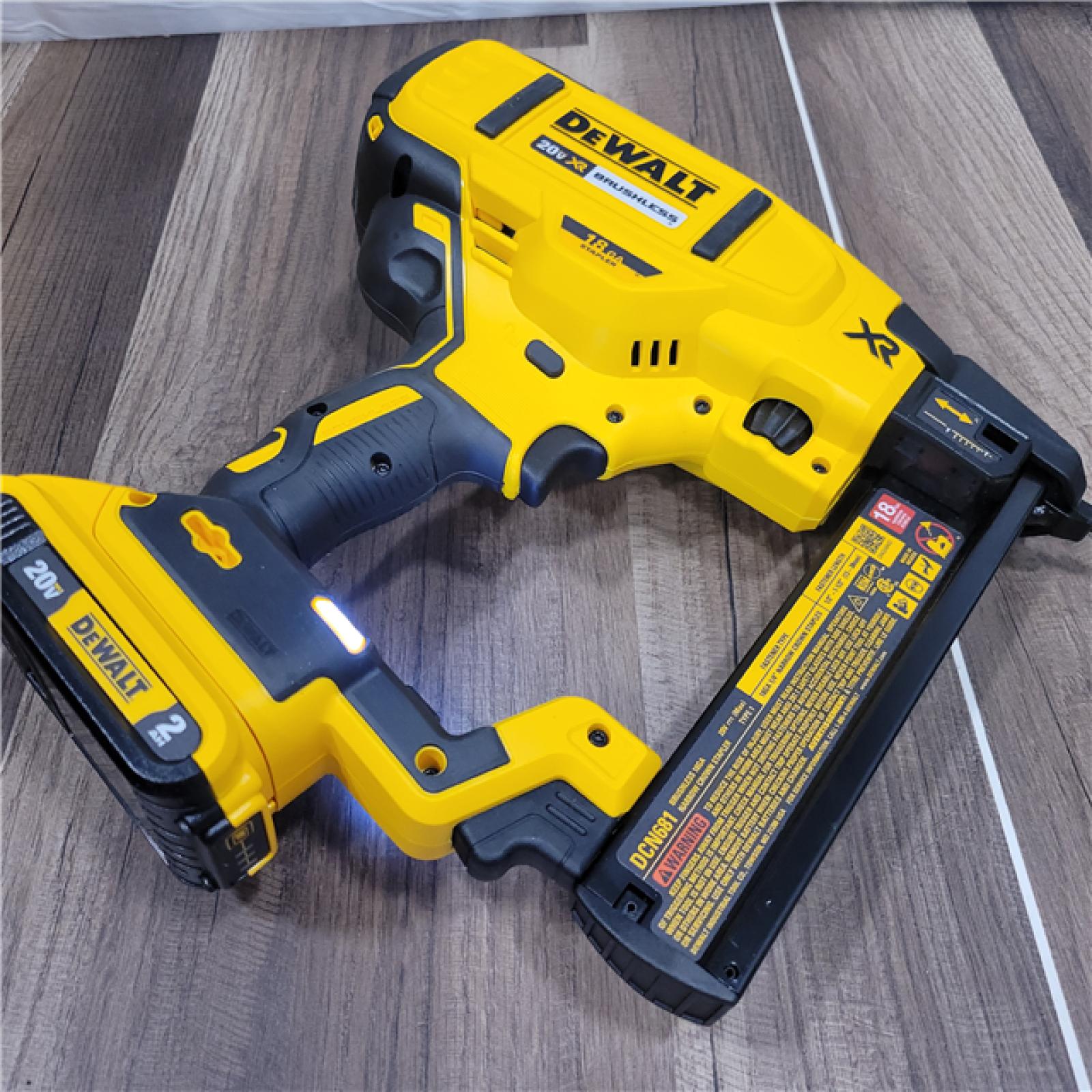 GOOD DEWALT 20V-MAX XR 18GA BRAD NAILER KIT