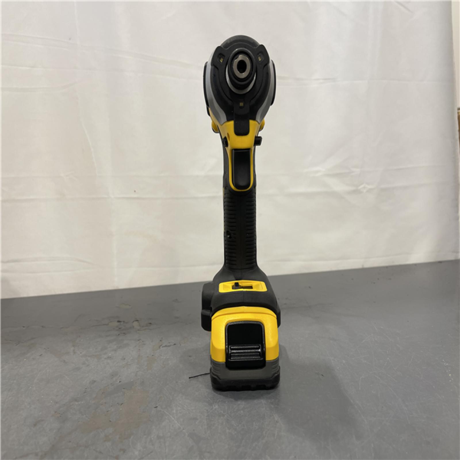 AS-IS - DEWALT 20V Cordless Compact Impact Driver 20V MAX POWERSTACK Battery Starter Kit