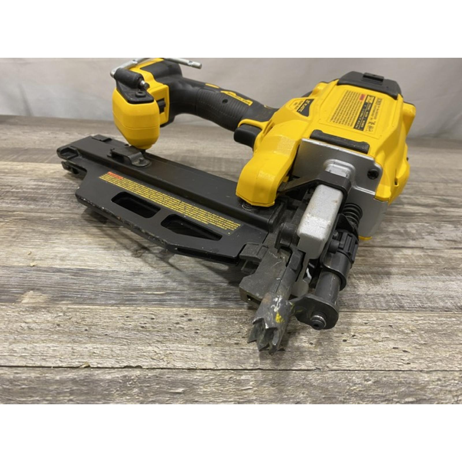 AS-IS DEWALT 20-Volt 21° Cordless Framing Nailer (Tool-Only)