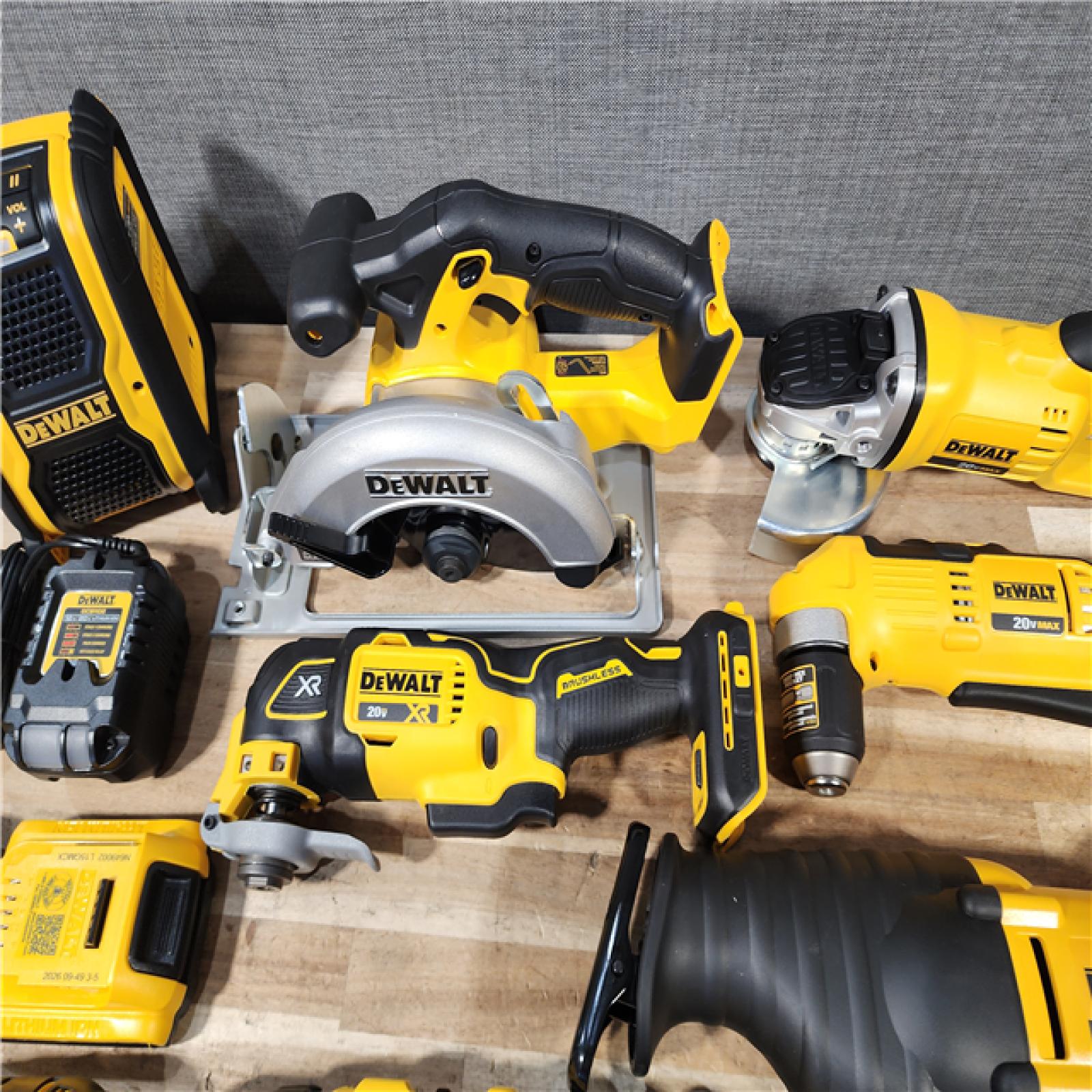 HOUSTON LOCATION - AS-IS DEWALT 20V MAX Cordless 9 Tool Combo Kit