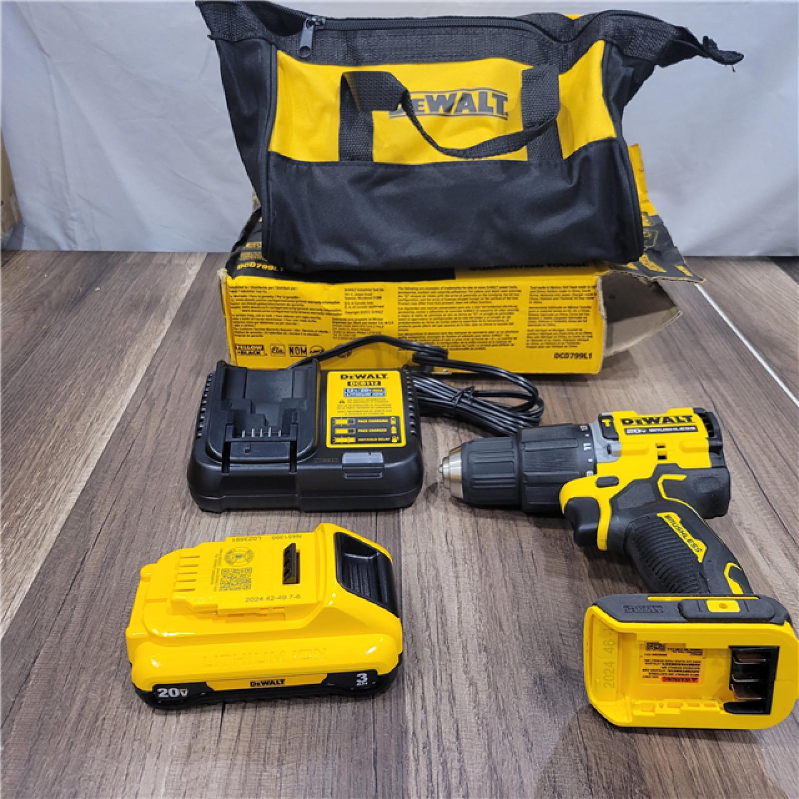GOOD DEWALT ATOMIC 20-Volt Lithium-Ion Cordless 1/2 in. Compact Hammer Drill with 3.0Ah Battery, Charger and Bag