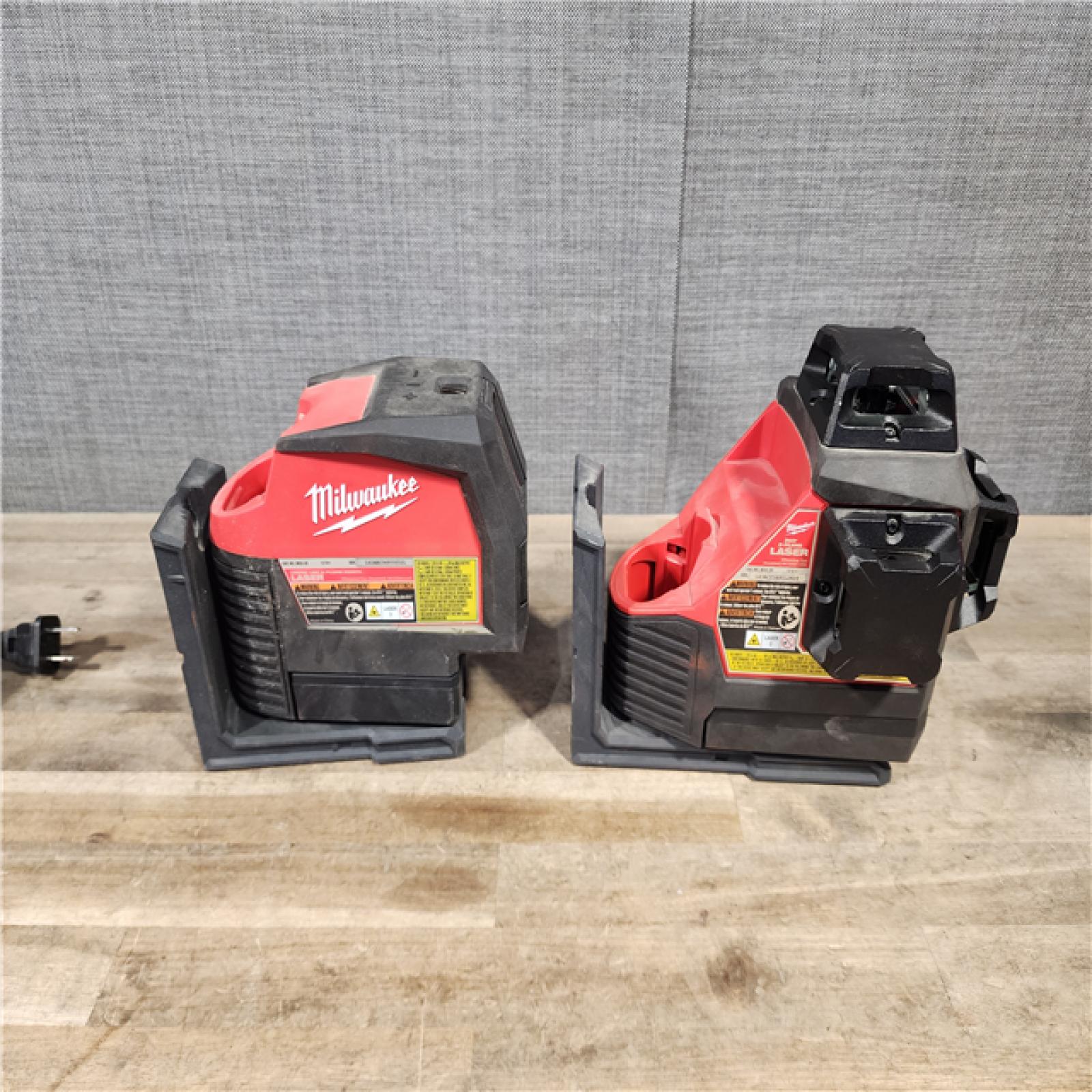 HOUSTON LOCATION - AS-IS MILWAUKEE 2 TOOL COMBO KIT W/ (2) BATTERY & CHARGER