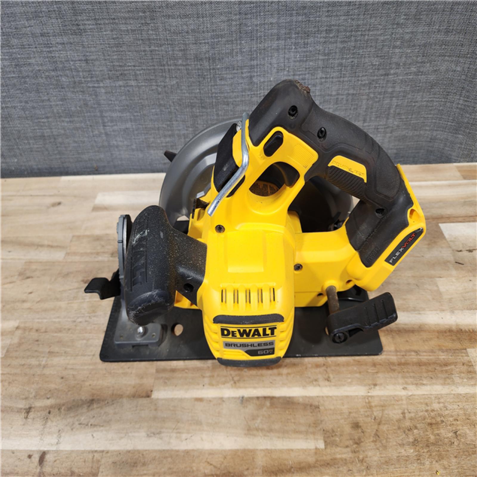 HOUSTON LOCATION - AS-IS DEWALT FLEXVOLT 60V MAX Cordless Brushless 7-1/4 in. Circular Saw with Brake (Tool Only)