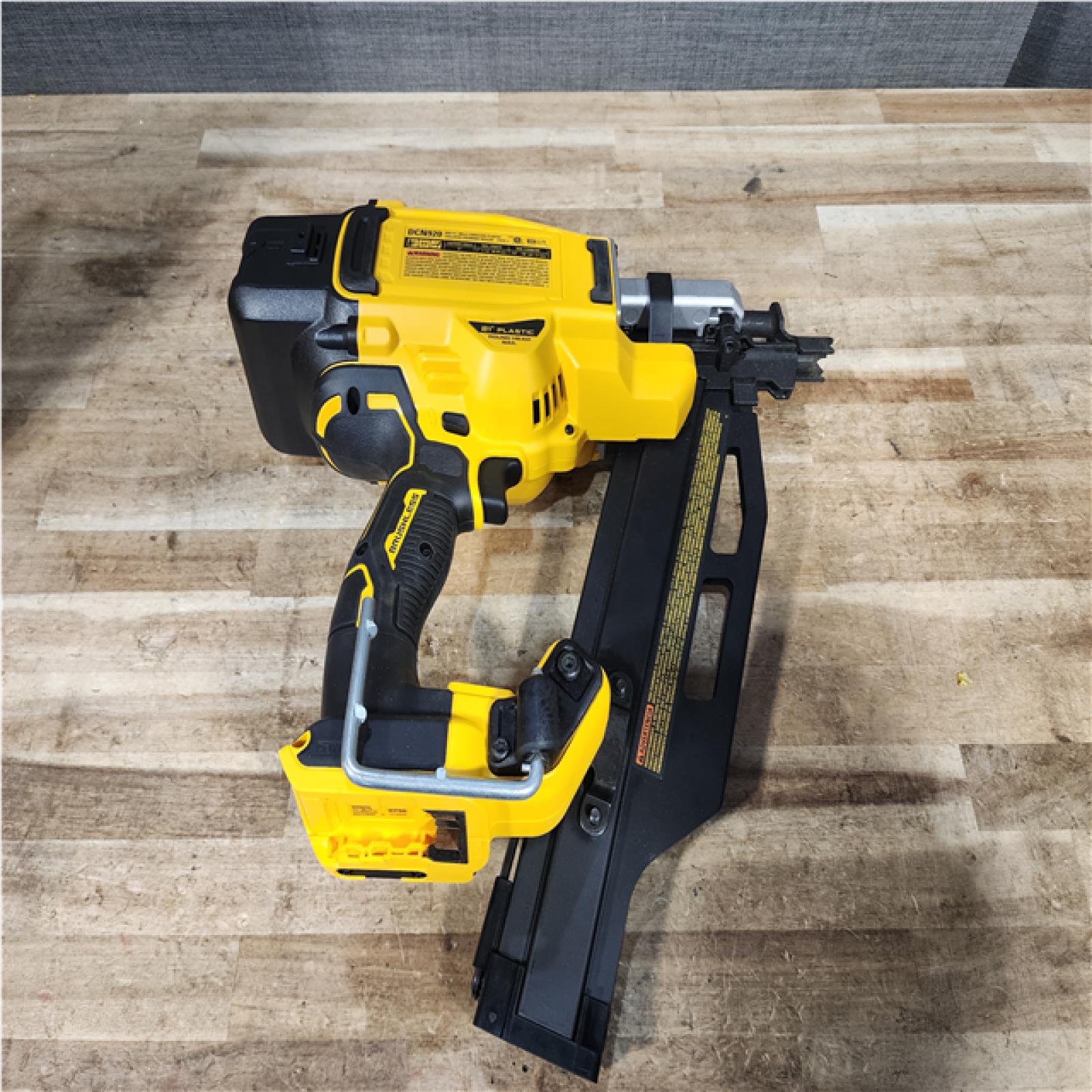Houston Location AS-IS DEWALT 20-Volt 21° Cordless Framing Nailer (Tool-Only)