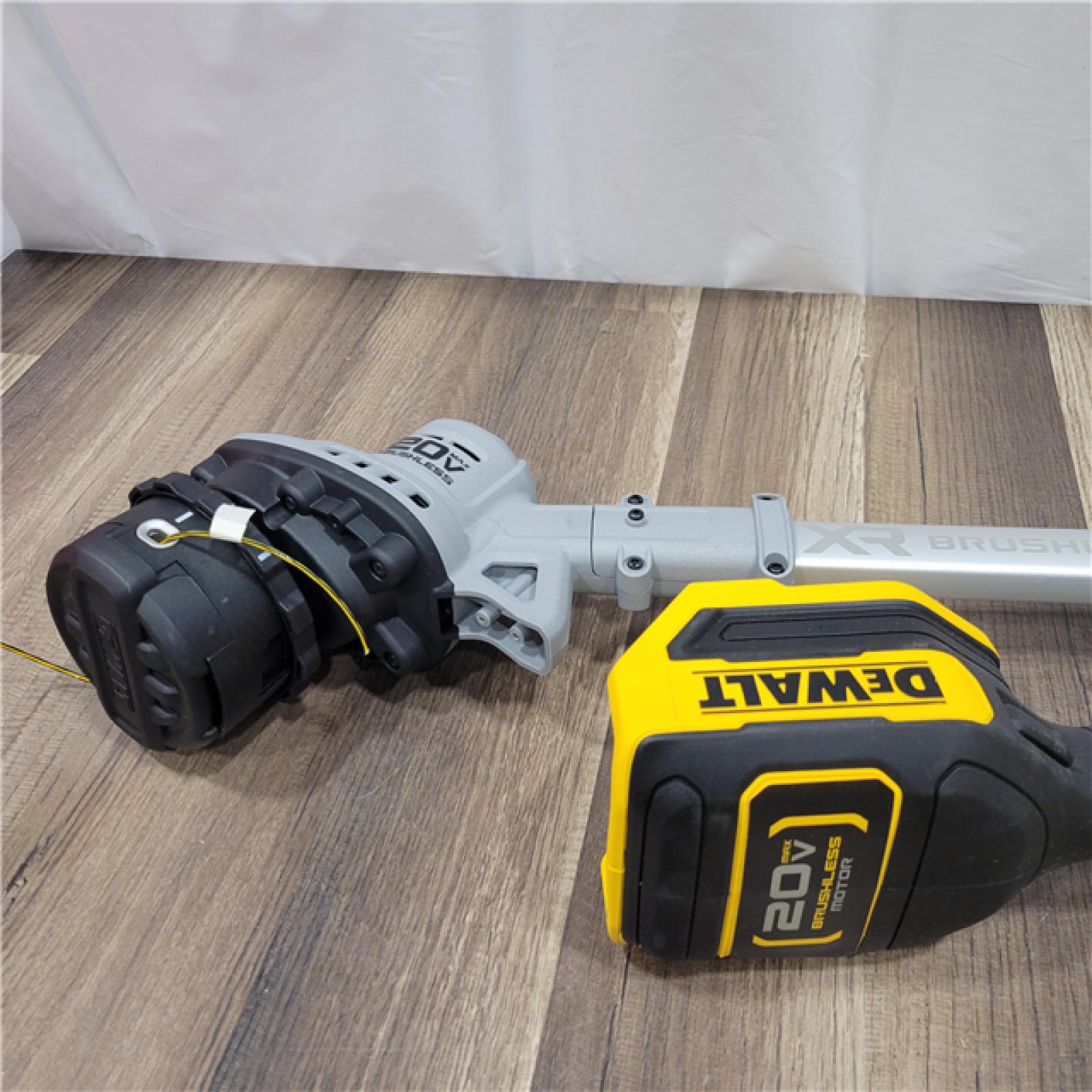 AS-IS   DEWALT 20V MAX Cordless Battery Powered String Trimmer & Blower Combo Kit with (1) 4 Ah Battery & Charger