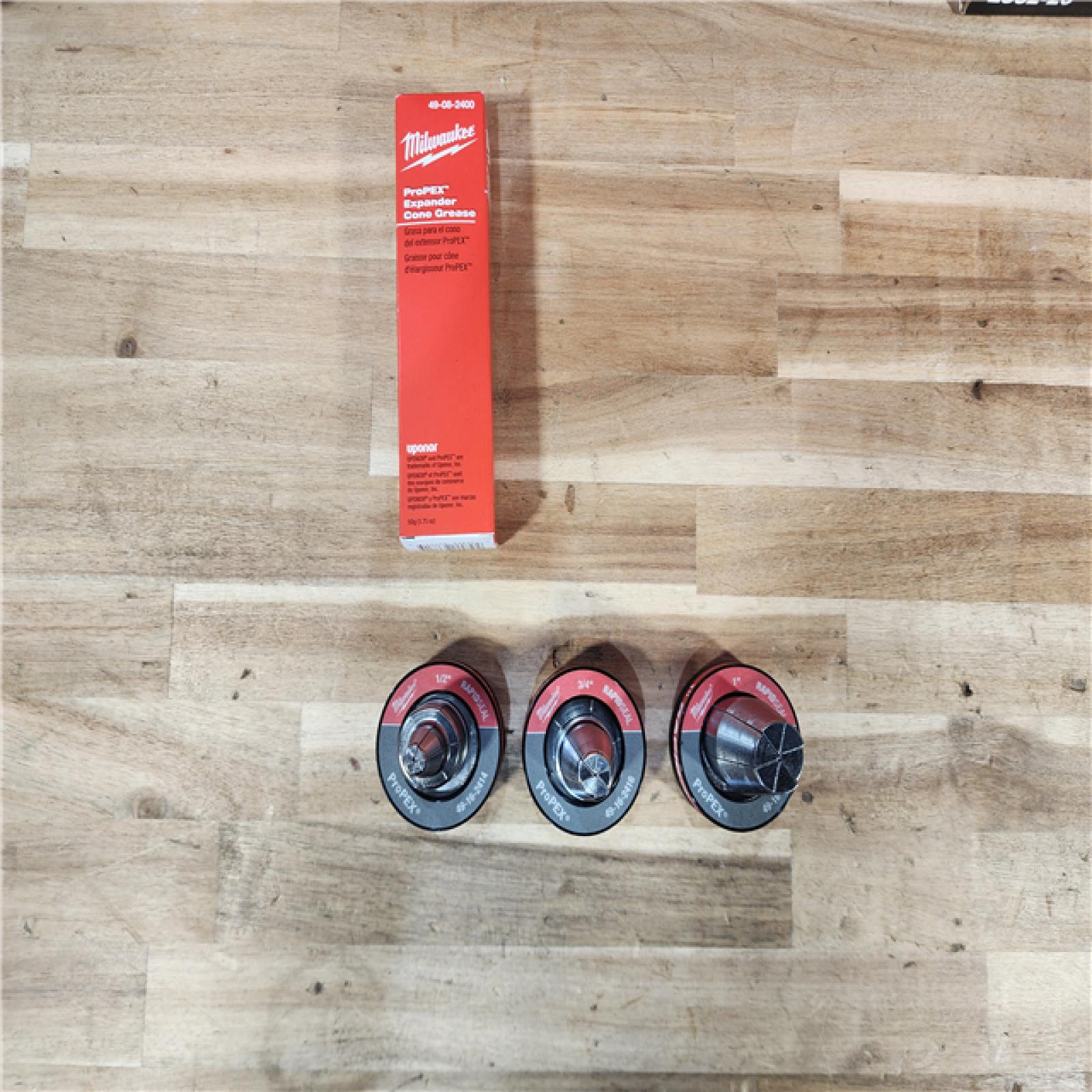 HOUSTON LOCATION - AS-IS Milwaukee 2532-20 M12 FUEL Brushless Lithium-Ion Uponor ProPEX PEX-a Cordless Tubing Expander (Tool Only)