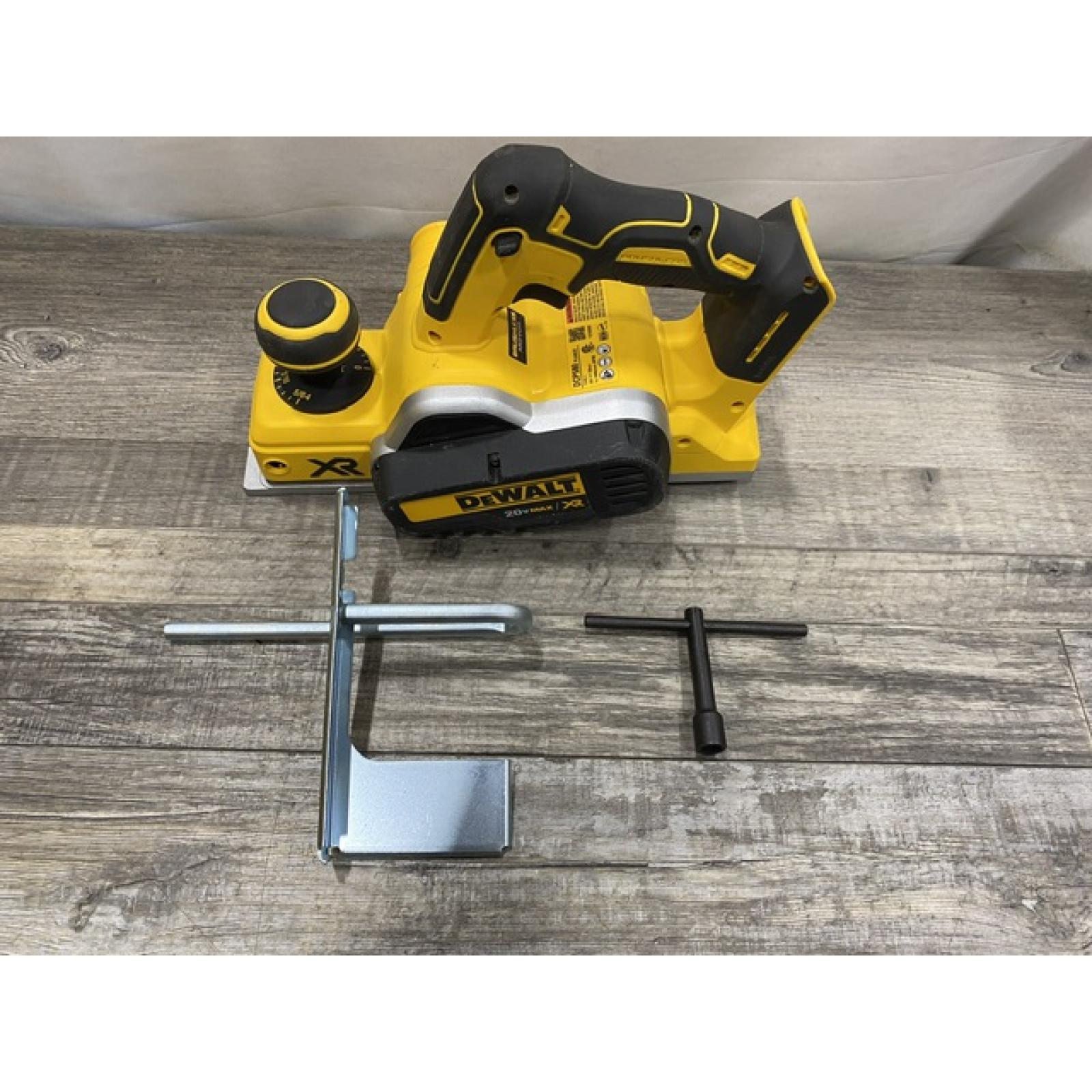 AS-IS DEWALT 20V MAX XR Cordless Brushless 3-1/4 in. Planer (Tool Only)