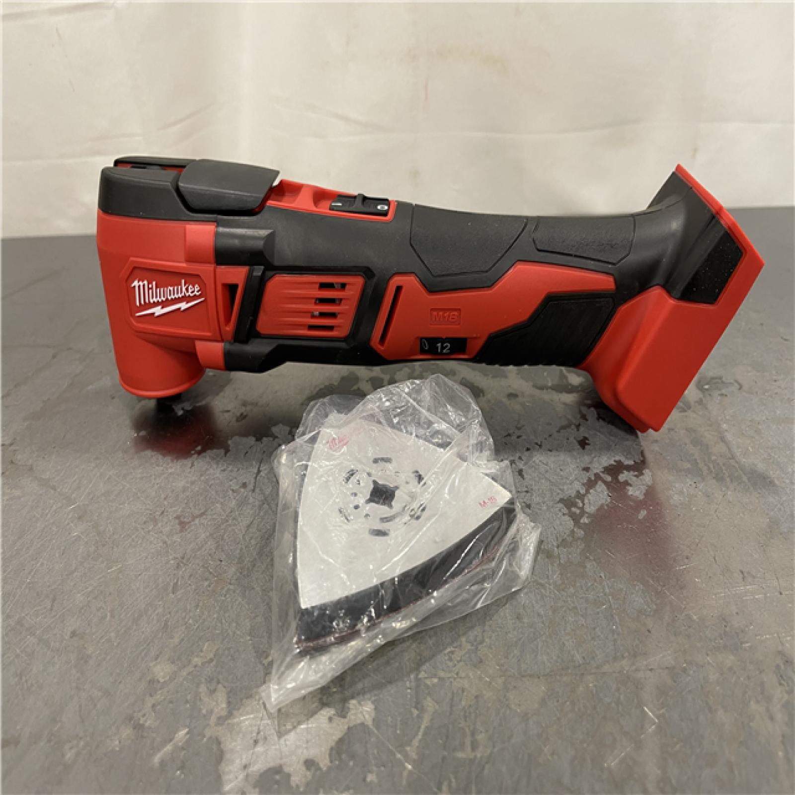 AS-IS - Milwaukee M18 18V Lithium-Ion Cordless Oscillating Multi-Tool