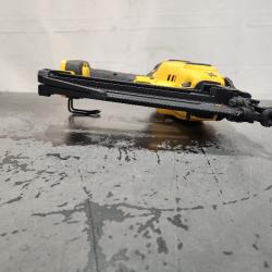 AS-IS- DeWalt 15 GA ANGLED FINISH NAILER KIT W/ BATTERY & CHARGER