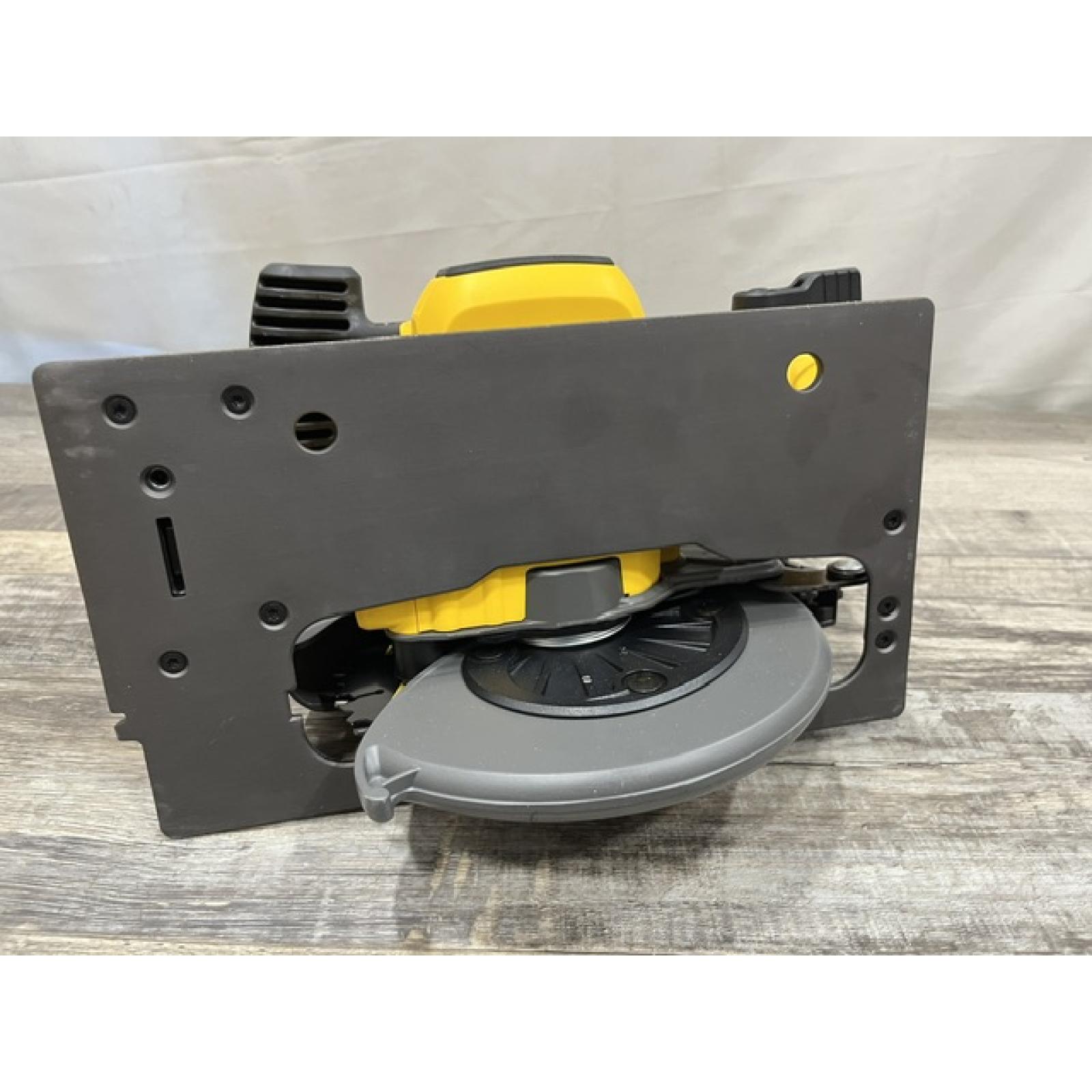 AS-IS DEWALT FLEXVOLT 60V MAX Cordless Brushless 7-1/4 in. Circular Saw with Brake (Tool Only)