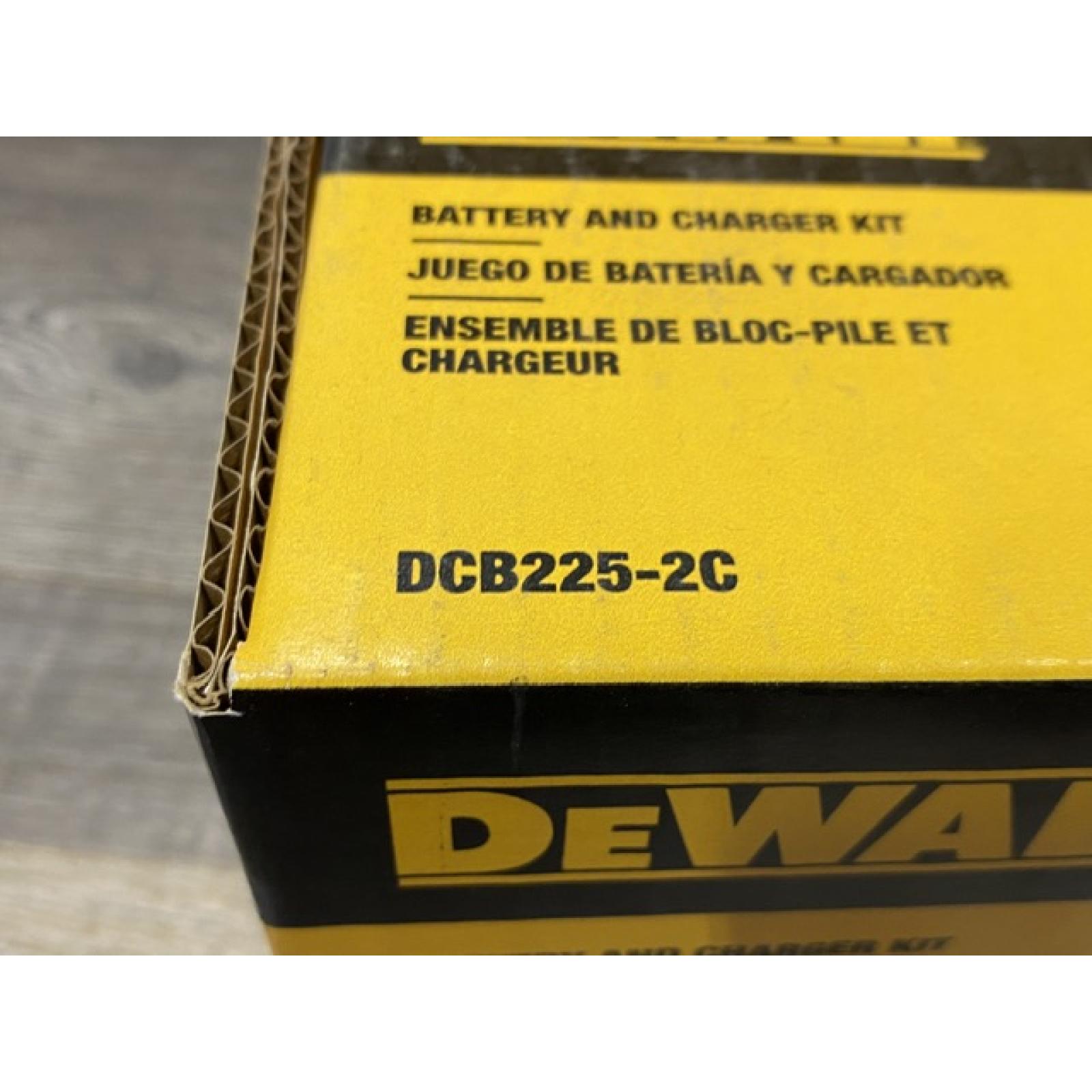NEW - DEWALT 20V MAX Lithium-Ion Battery Kit with 5.0Ah and 2.0Ah Battery and Charger