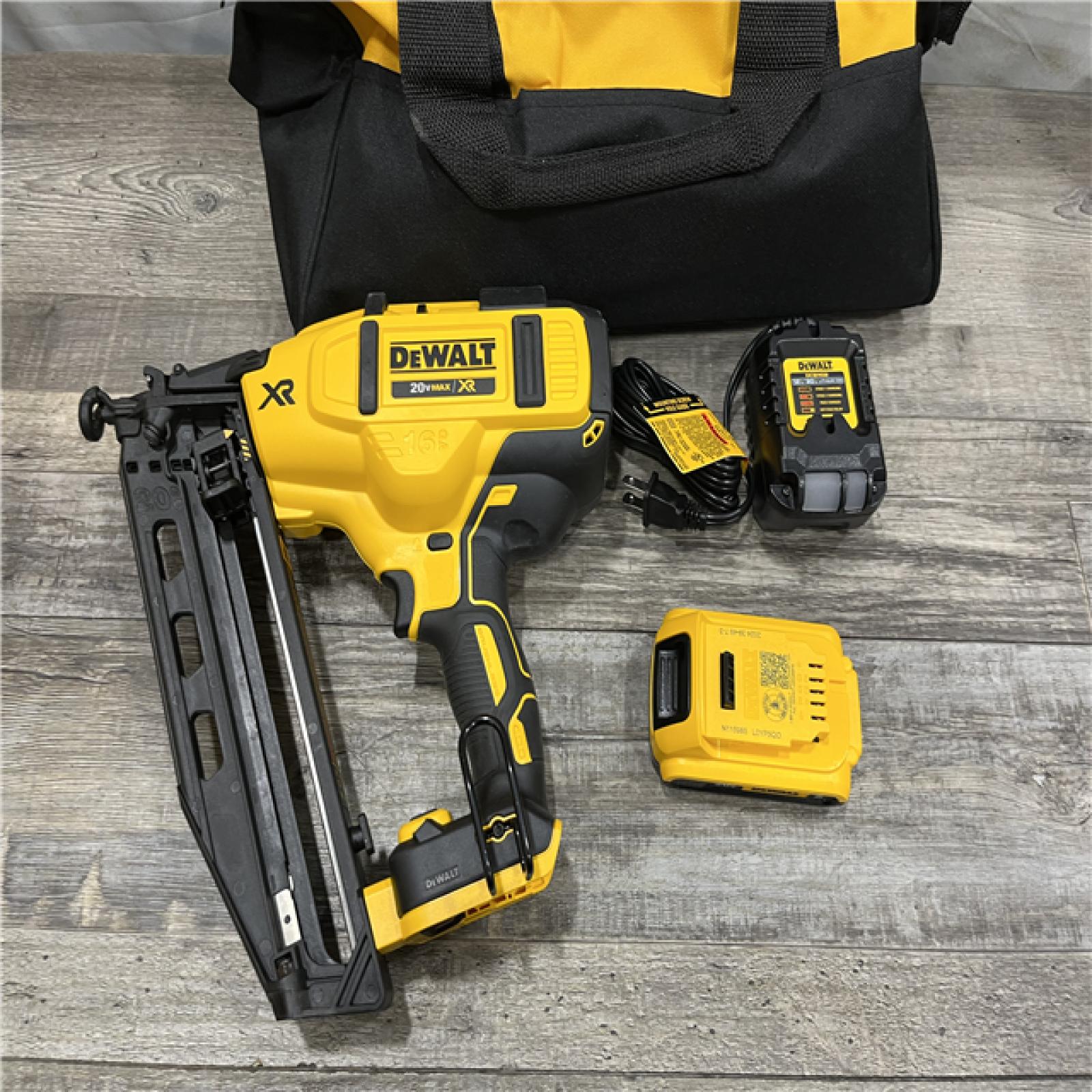 AS-IS DEWALT 20V MAX XR 16-Gauge Electric Cordless Angled Finishing Nailer Kit