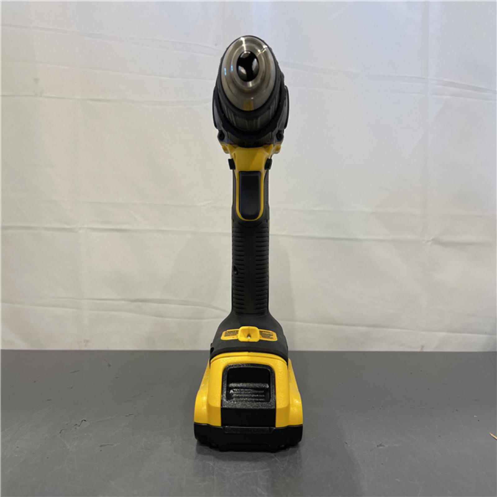 AS-IS - DEWALT ATOMIC COMPACT SERIES 20V MAX* Brushless Cordless 1/2 Drill/Driver Kit