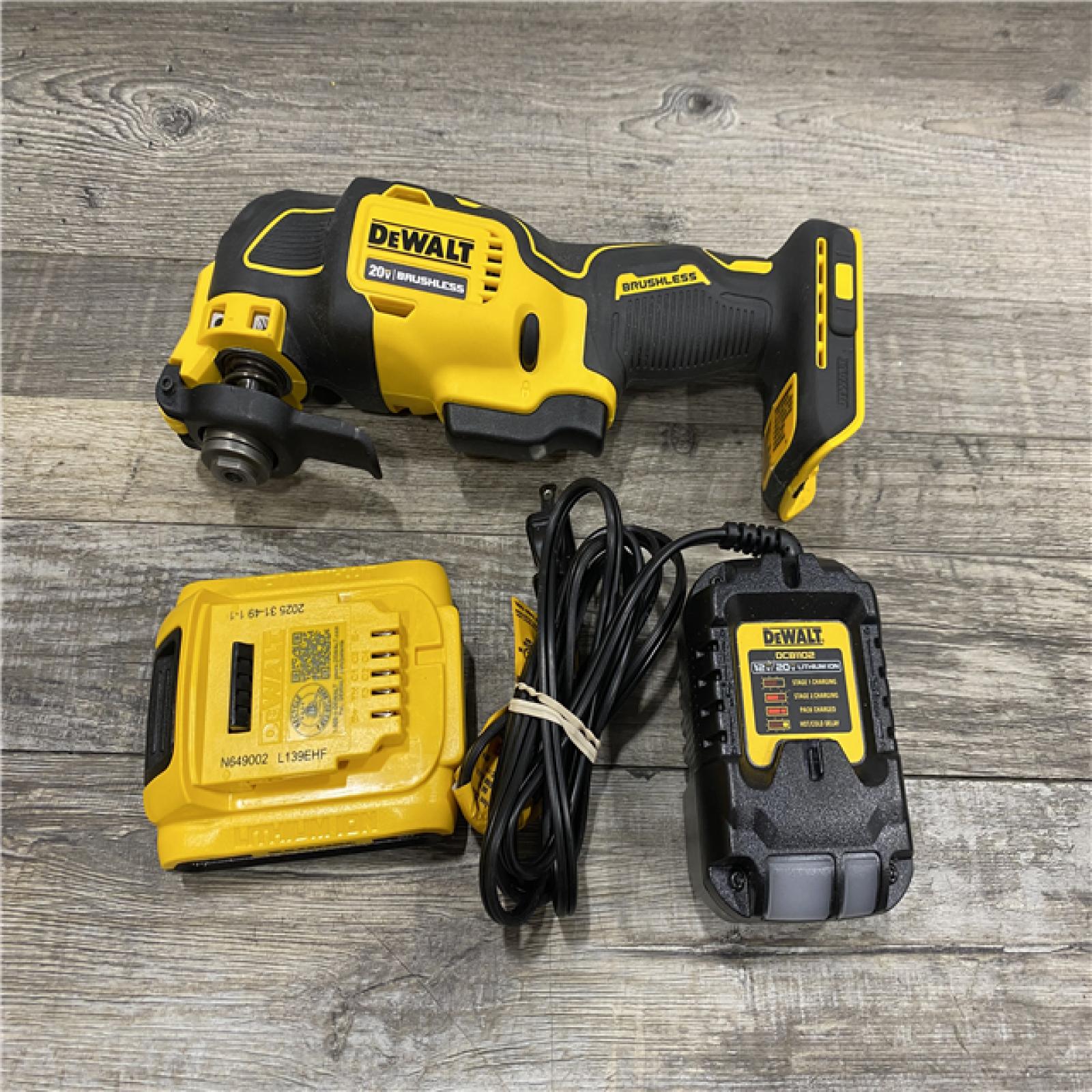 AS-IS DEWALT 20-Volt MAX Lithium-Ion Cordless Brushless Oscillating Tool Kit