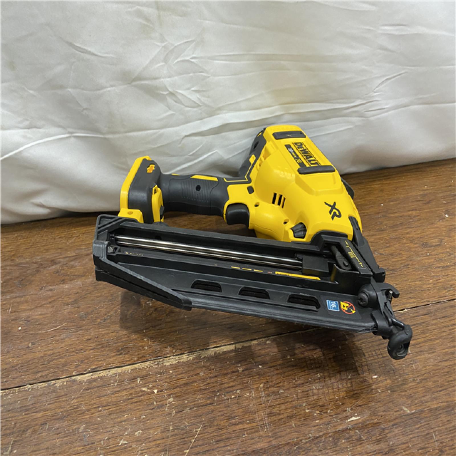 AS-IS DeWalt DCN660D1 20V 16 Gauge Cordless Angled Finish Nailer Kit W/ 2Ah Battery