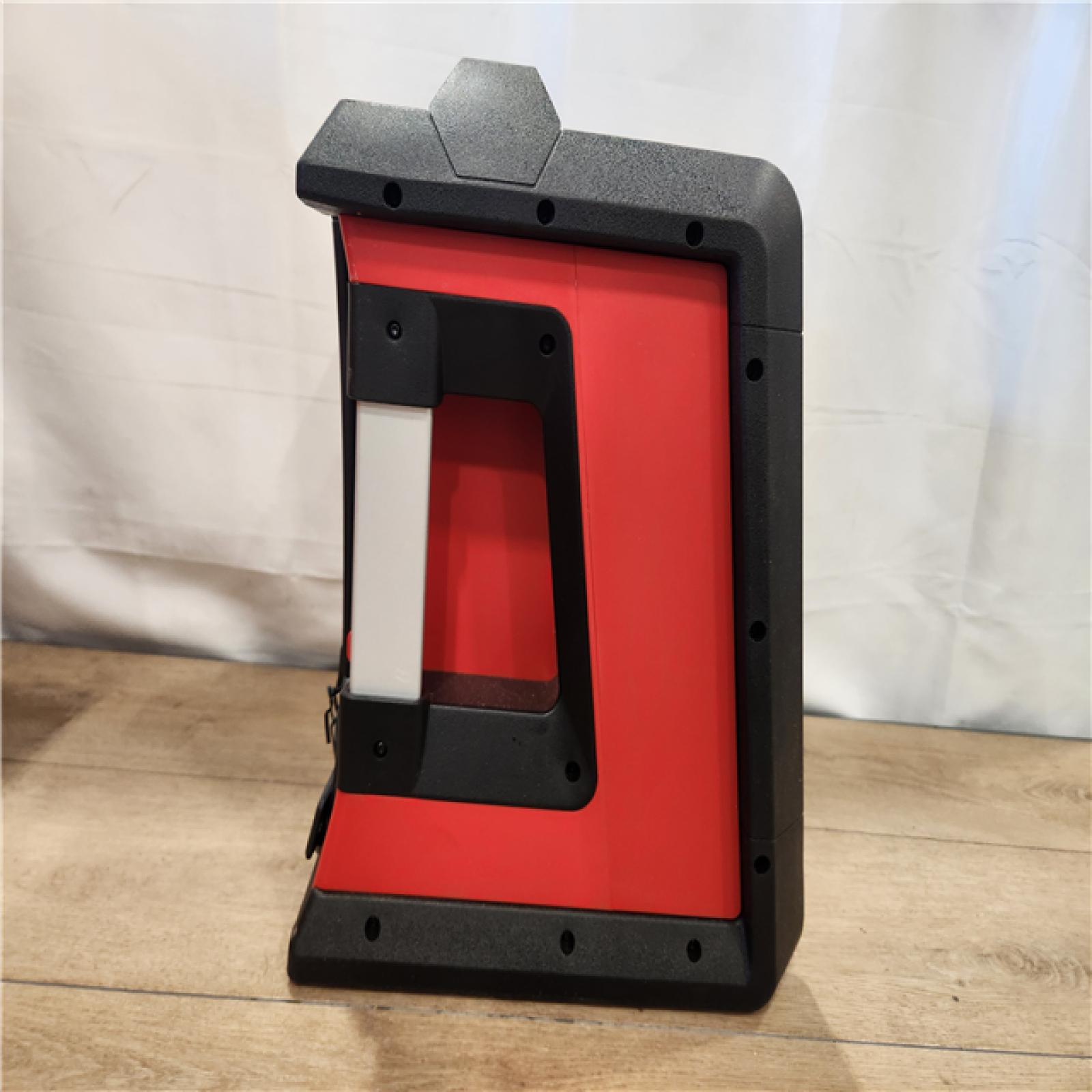 AS-IS- Milwaukee M18 Lithium-Ion Cordless Jobsite Radio/Charger