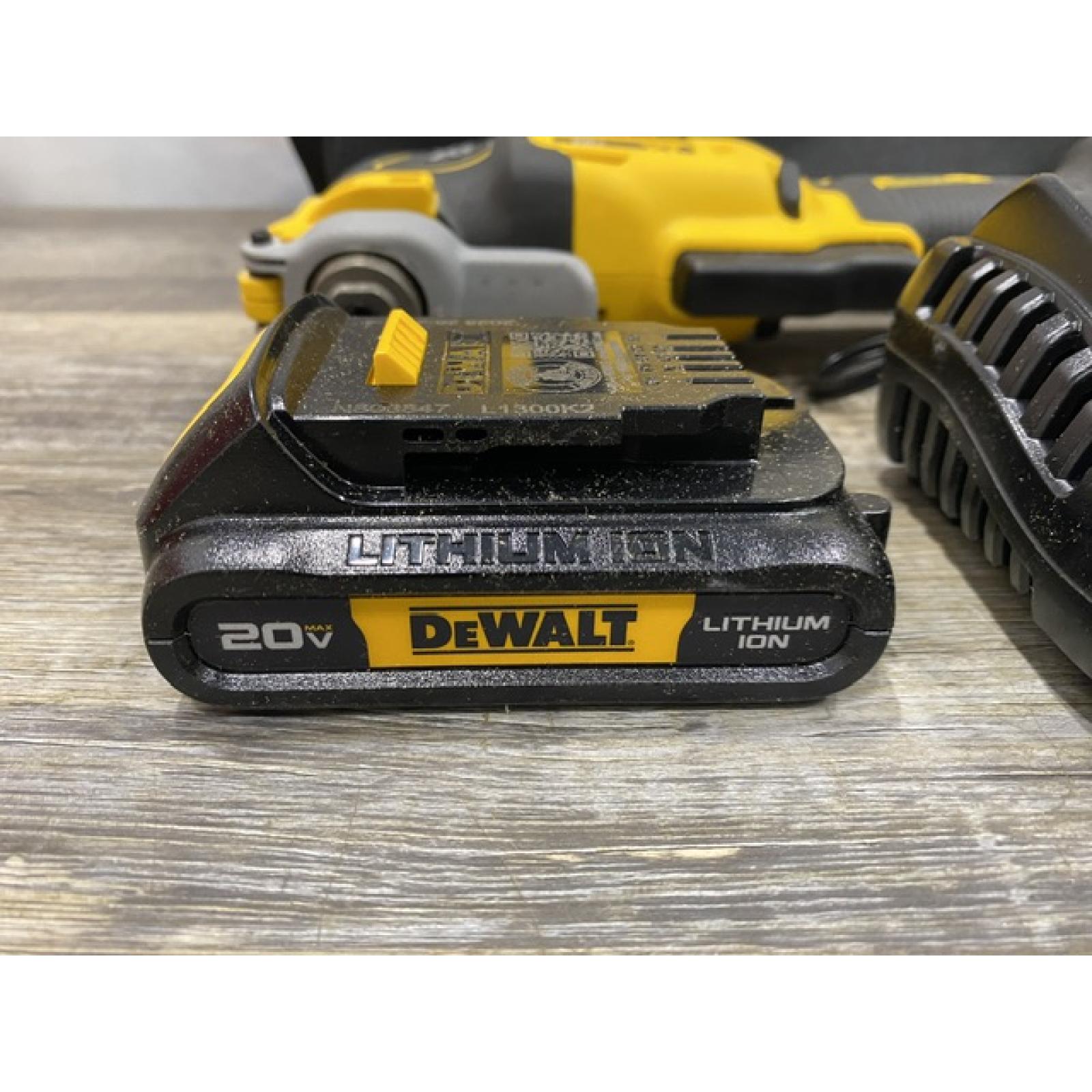 AS-IS DEWALT 20V MAX XR Cordless Brushless 3-Speed Oscillating Multi Tool Kit