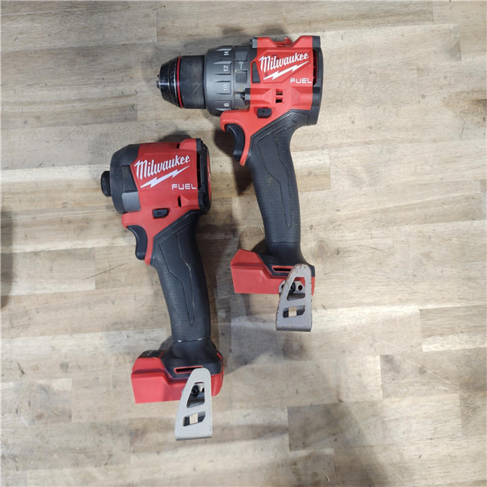 HOUSTON LOCATION - AS-IS Milwaukee 2 Tool Combo Kit W/ (2) Battery & Charger