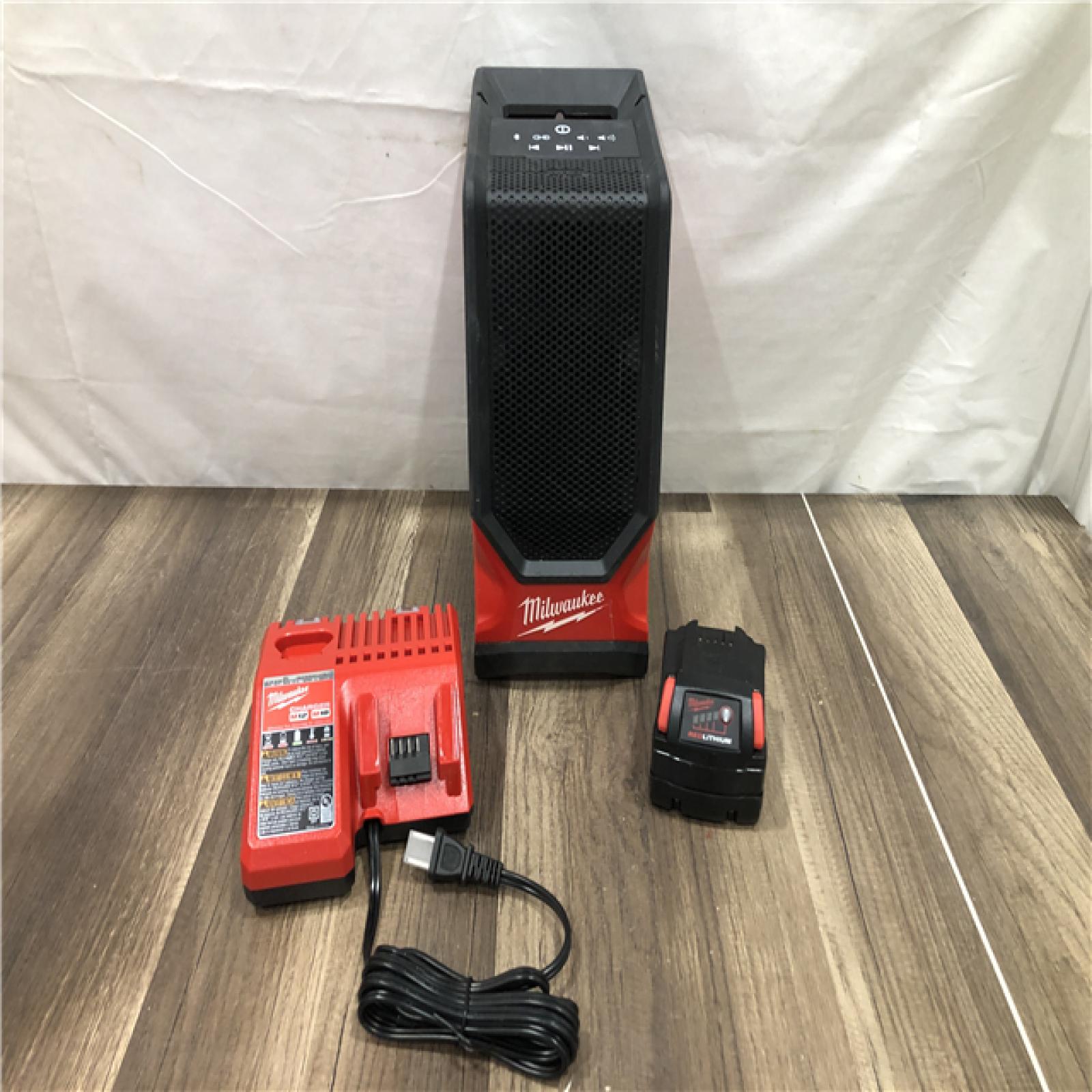 AS-IS Milwaukee 18V Lithium-Ion Cordless Wireless Bluetooth Jobsite Speaker Kit