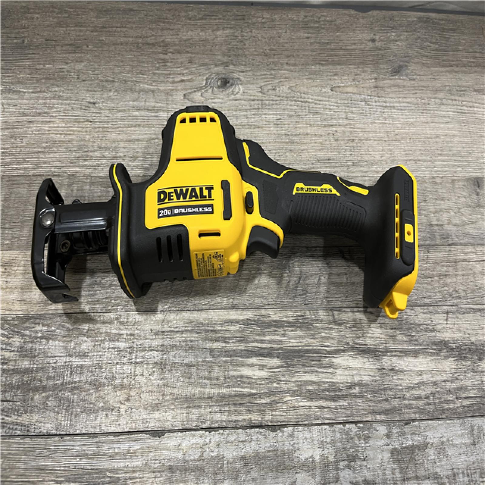 AS-IS DEWALT Atomic 20-Volt Maximum Cordless Brushless Compact Reciprocating Saw Kit
