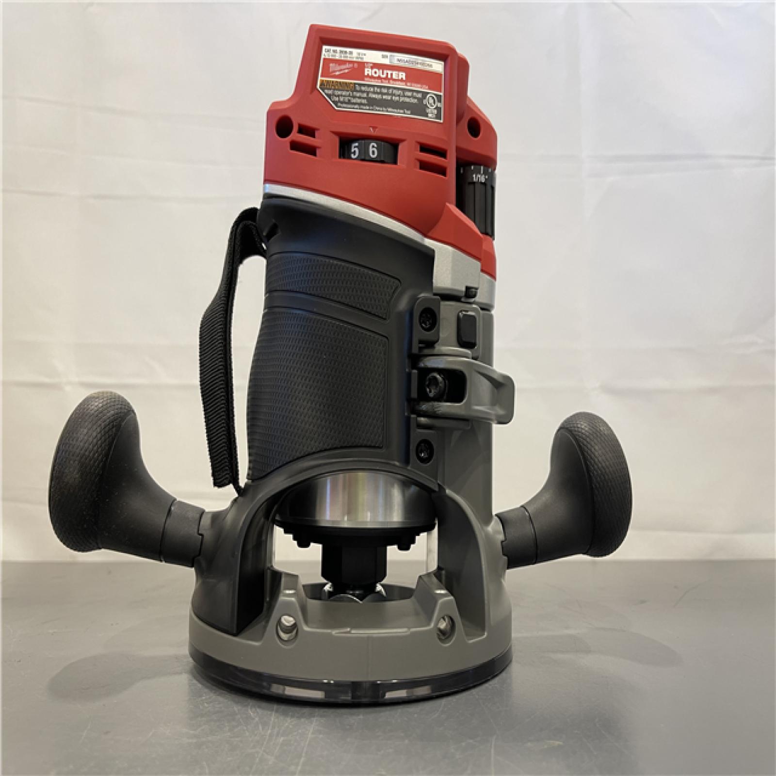 AS-IS - Milwaukee M18 FUEL Brushless Cordless 1/2 Router (Tool Only)
