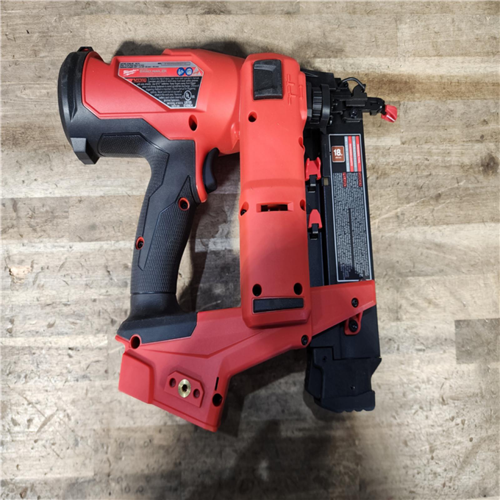 HOUSTON LOCATION - AS-IS (APPEARS LIKE NEW) Milwaukee M18 Fuel 18V Brushless 18-Gauge Brad Nailer 2746-20 (Bare Tool)