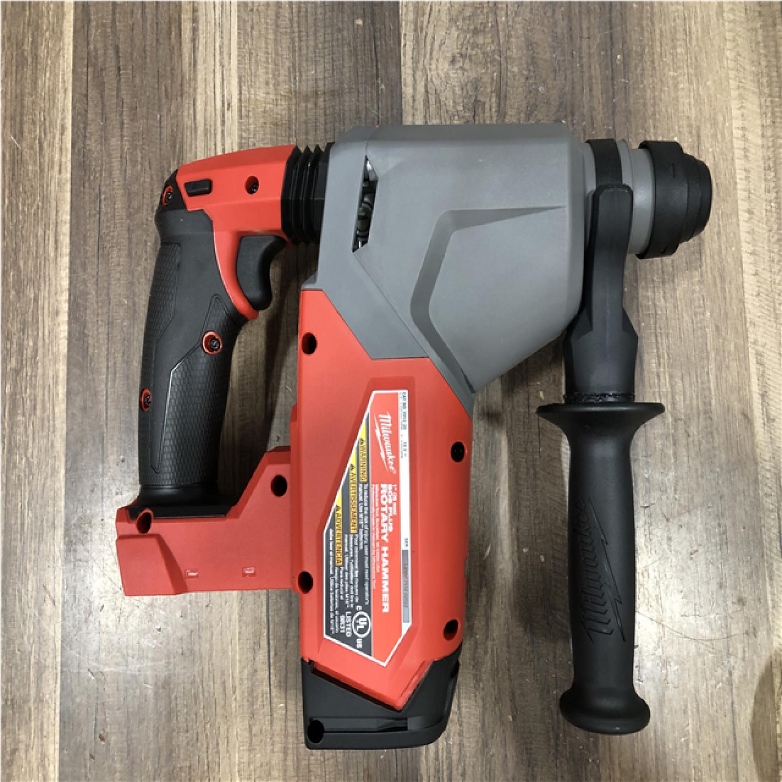 AS-IS Milwaukee FUEL 18V Lithium-Ion Brushless 1 in. Cordless SDS-Plus Rotary Hammer Kit