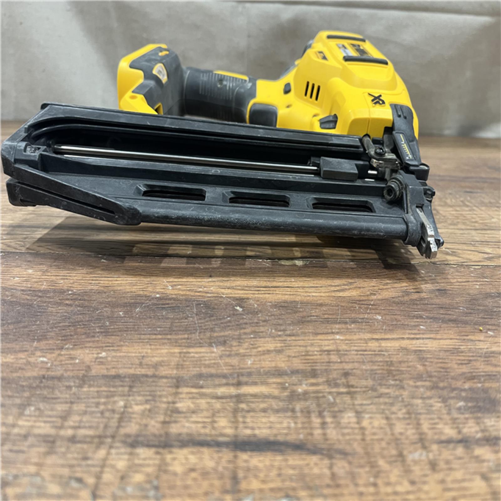 AS-IS 20V MAX XR 16-Gauge Lithium-Ion Cordless Finish Nailer (Tool Only)