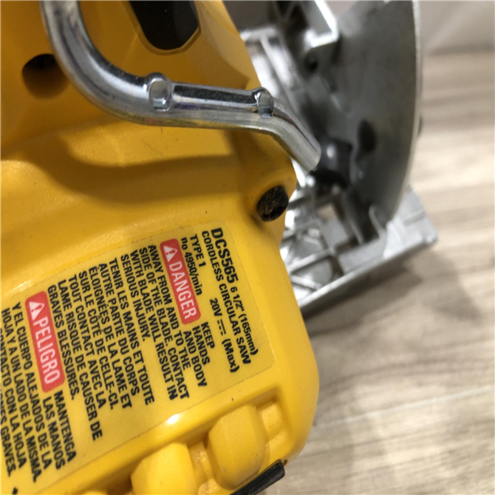 AS-IS Dewalt FLEXVOLT 60-Volt MAX Lithium-Ion Cordless 7-1/4 in. Circular Saw (Tool-Only)