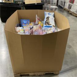 DALLAS LOCATION- NEW!- BULLSEYE MIXED CLOTHING PALLET (300 UNITS)