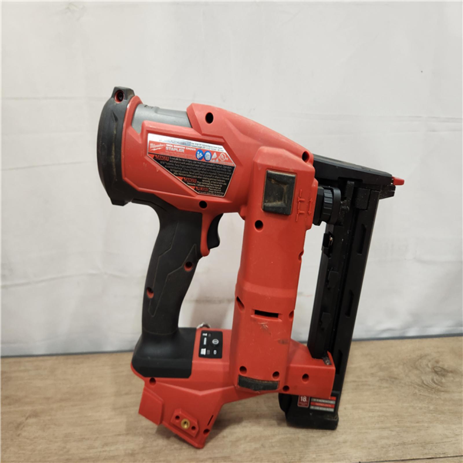 AS-IS- Milwaukee FUEL 18-Volt Lithium-Ion Brushless Cordless 18-Gauge 1/4 in. Narrow Crown Stapler (Tool-Only)