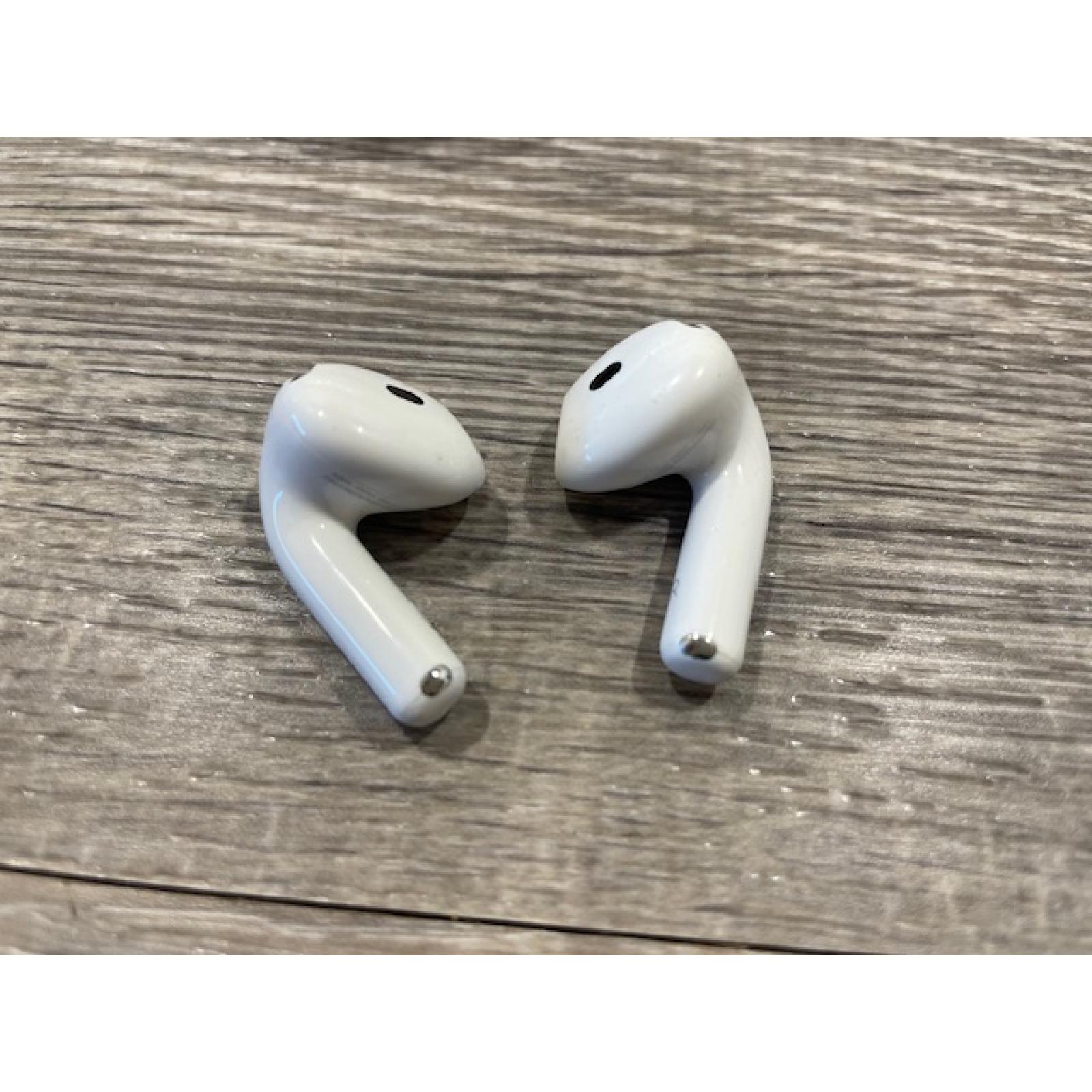 AS-IS Apple Airpods 4 Wireless Charging Case