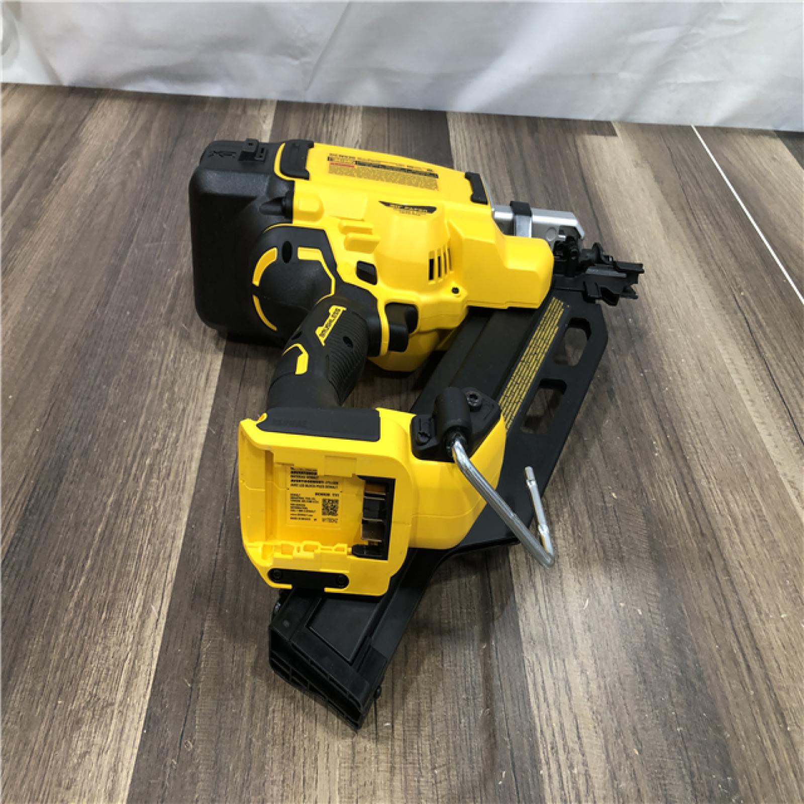 AS-IS DEWALT 20-Volt 30° Cordless Framing Nailer (Tool-Only)