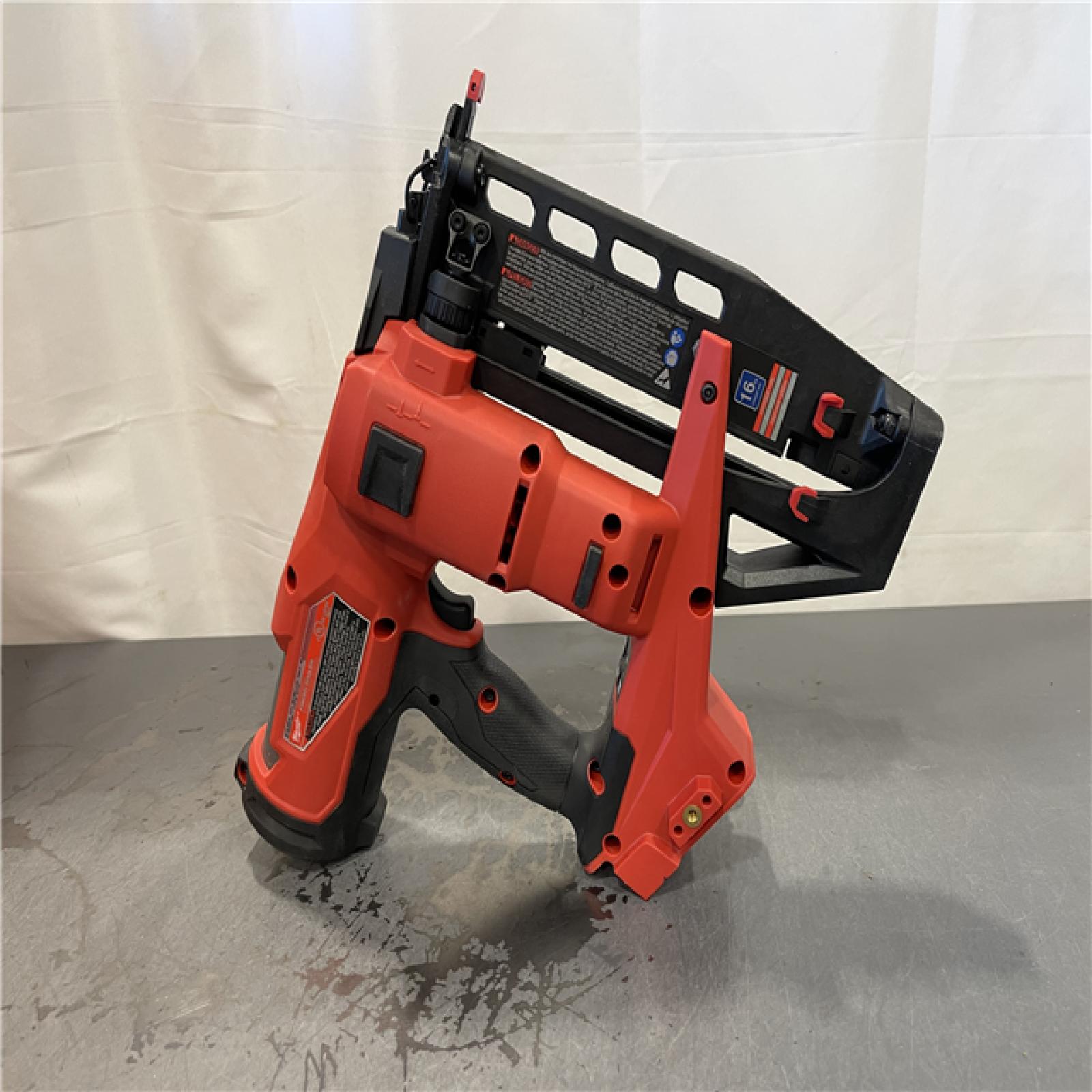AS-IS - MILWAUKEE M18 FUEL 18-Volt Lithium-Ion Brushless Cordless Gen ll 16-Gauge Straight Finish Nailer