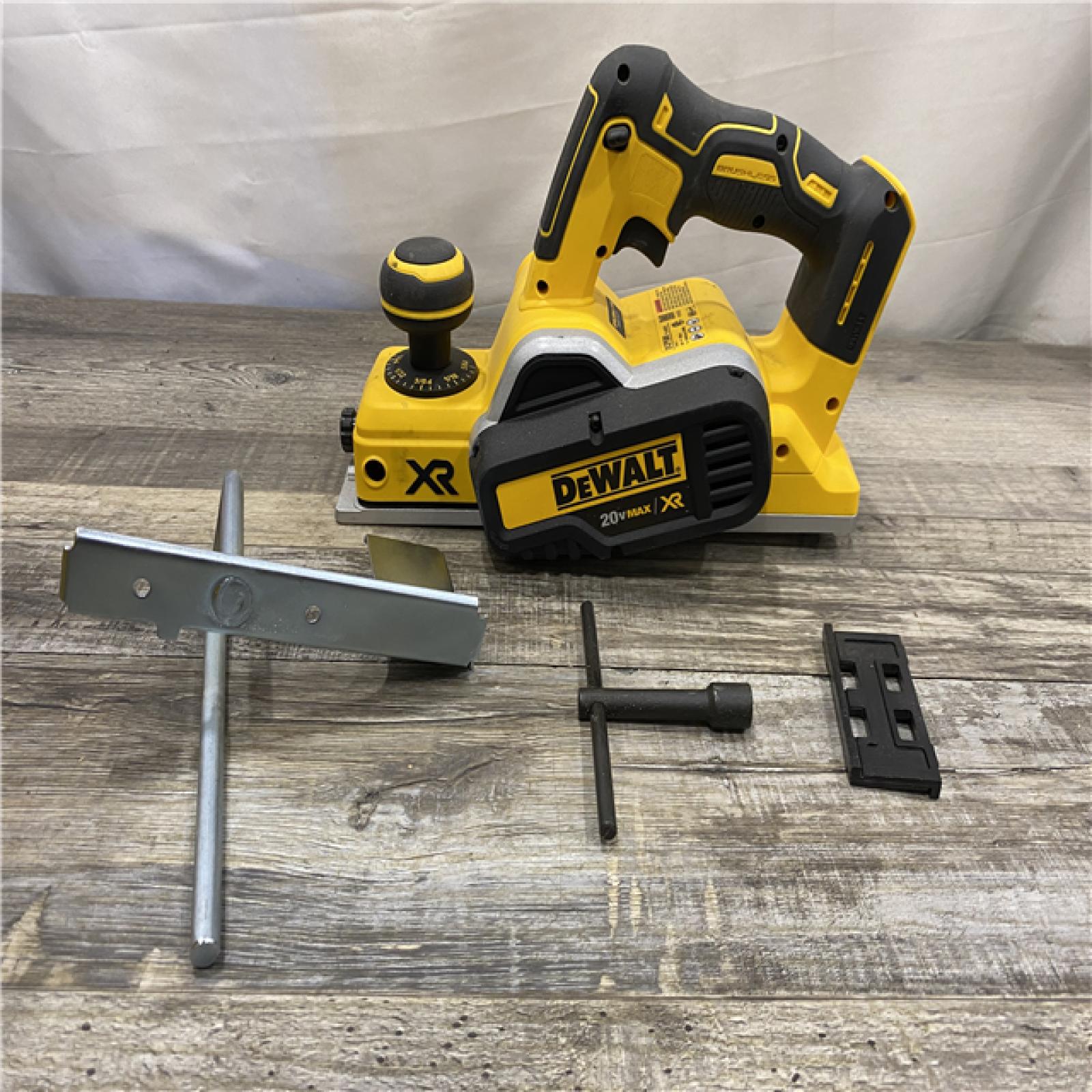AS-IS DEWALT 20V MAX XR Cordless Brushless 3-1/4 in. Planer (Tool Only)