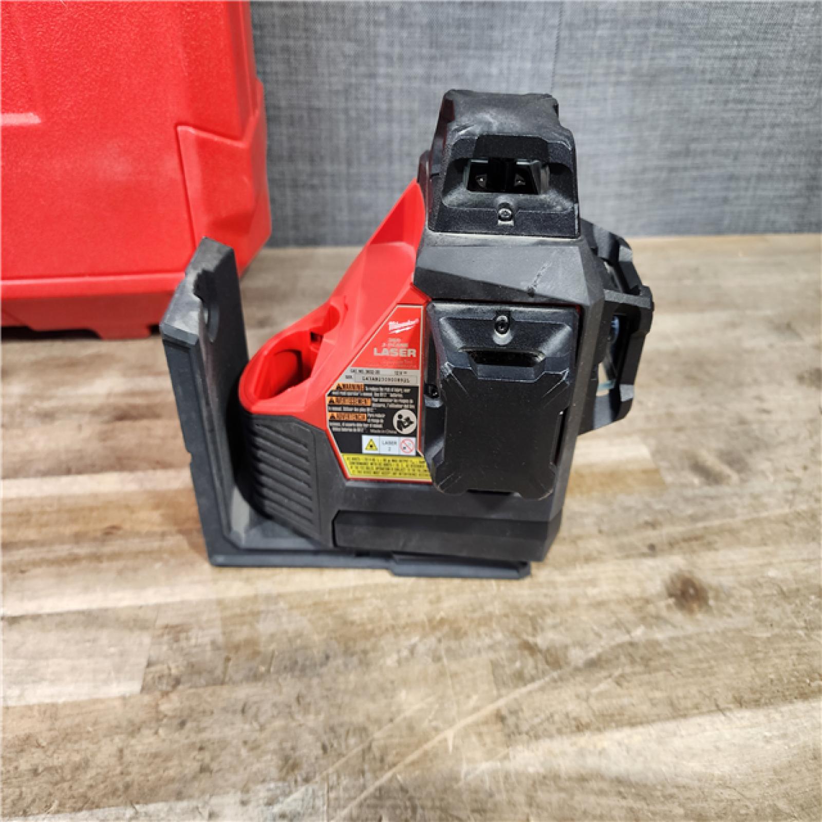 HOUSTON LOCATION - AS-IS Milwaukee 12-Volt Lithium-Ion Cordless Green 250 ft. 3-Plane Laser Level Kit